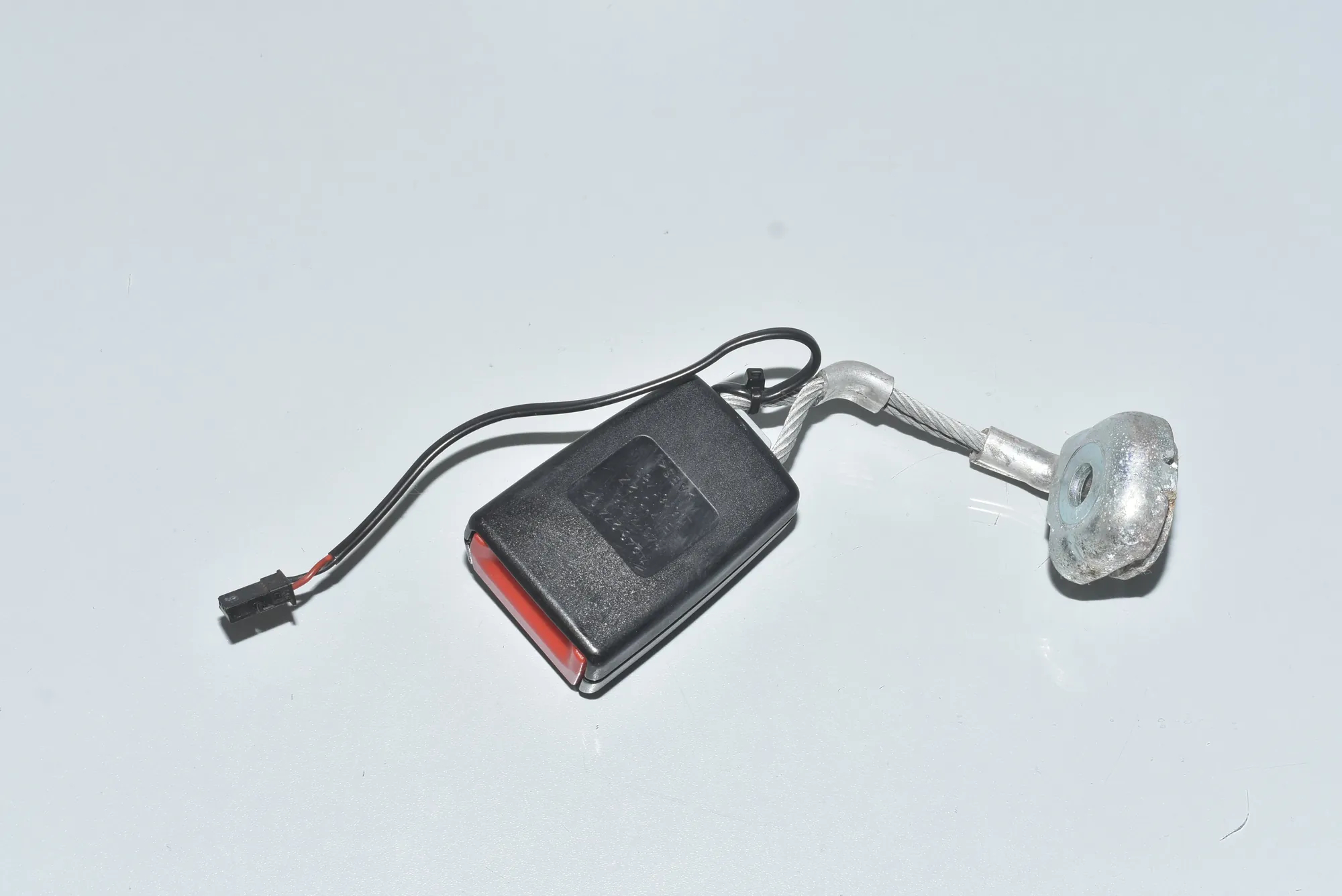 Rear Right Seat Buckle – OEM 72117243274 · BMW 5 Touring (F11) 530 d 2012