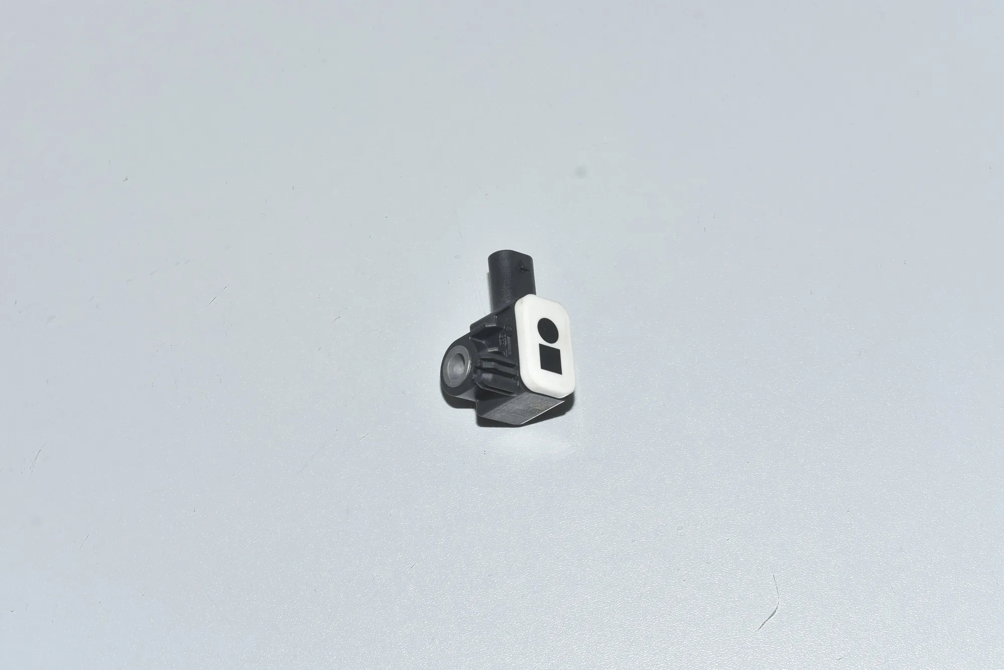 Front Right Impact Sensor – OEM 9234989 · BMW 3 (F30, F80) BMW 3 (F30, F80) 320 d 2016 – 3