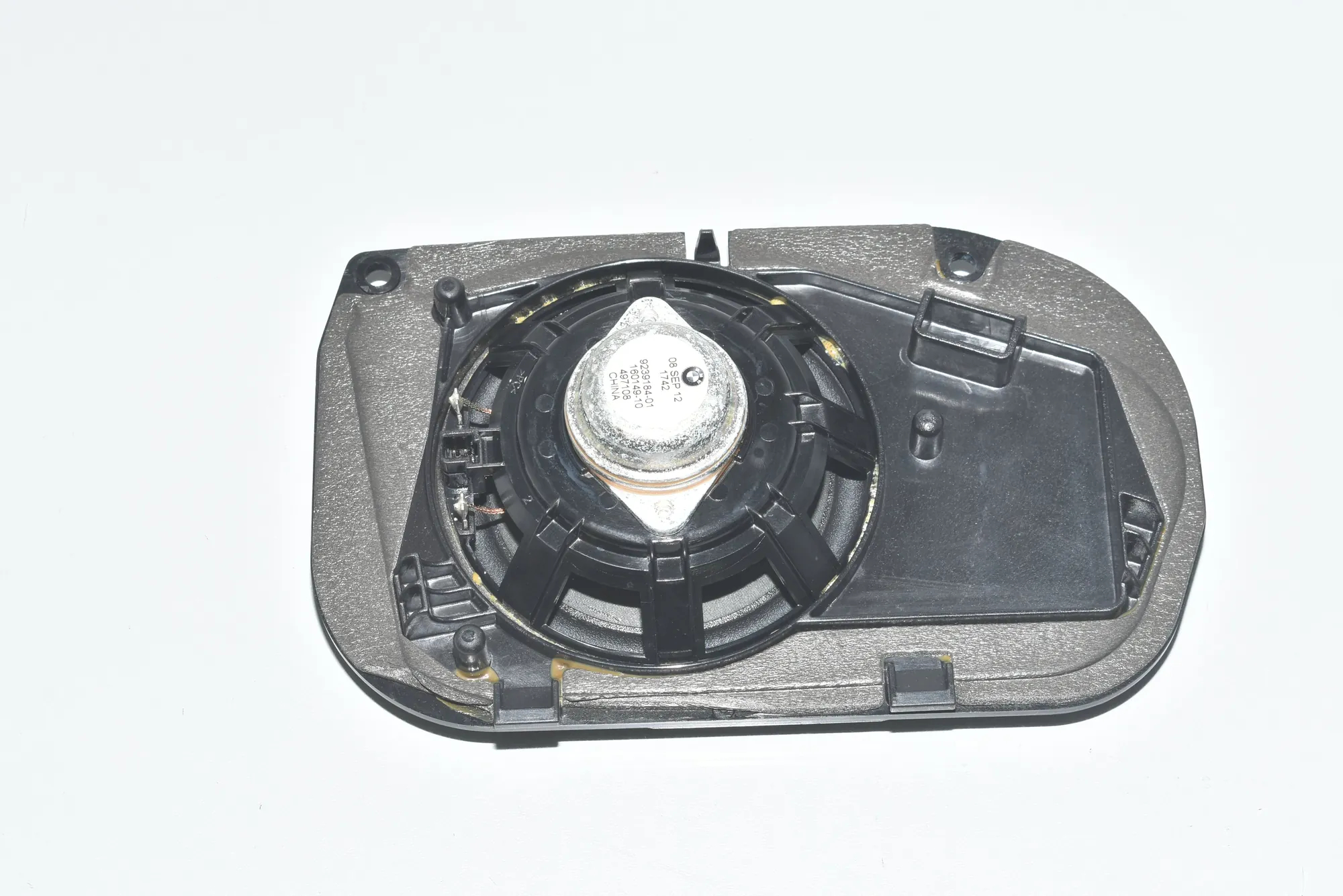 Dashboard Speaker – OEM 65139239184 · BMW 5 Touring (F11) 530 d 2012 – 3
