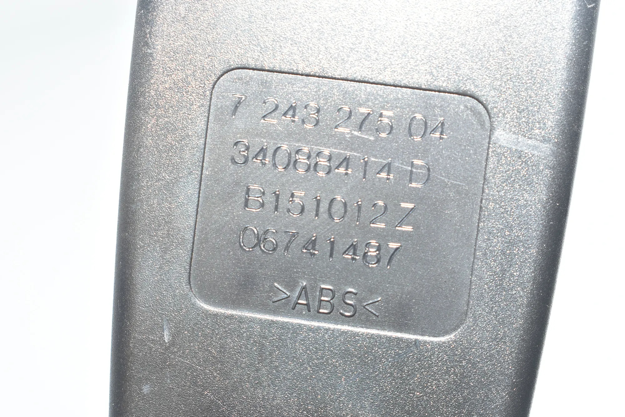Rear Middle Seat Buckle – OEM 72117243275 · BMW 5 Touring (F11) 530 d 2012 – 4