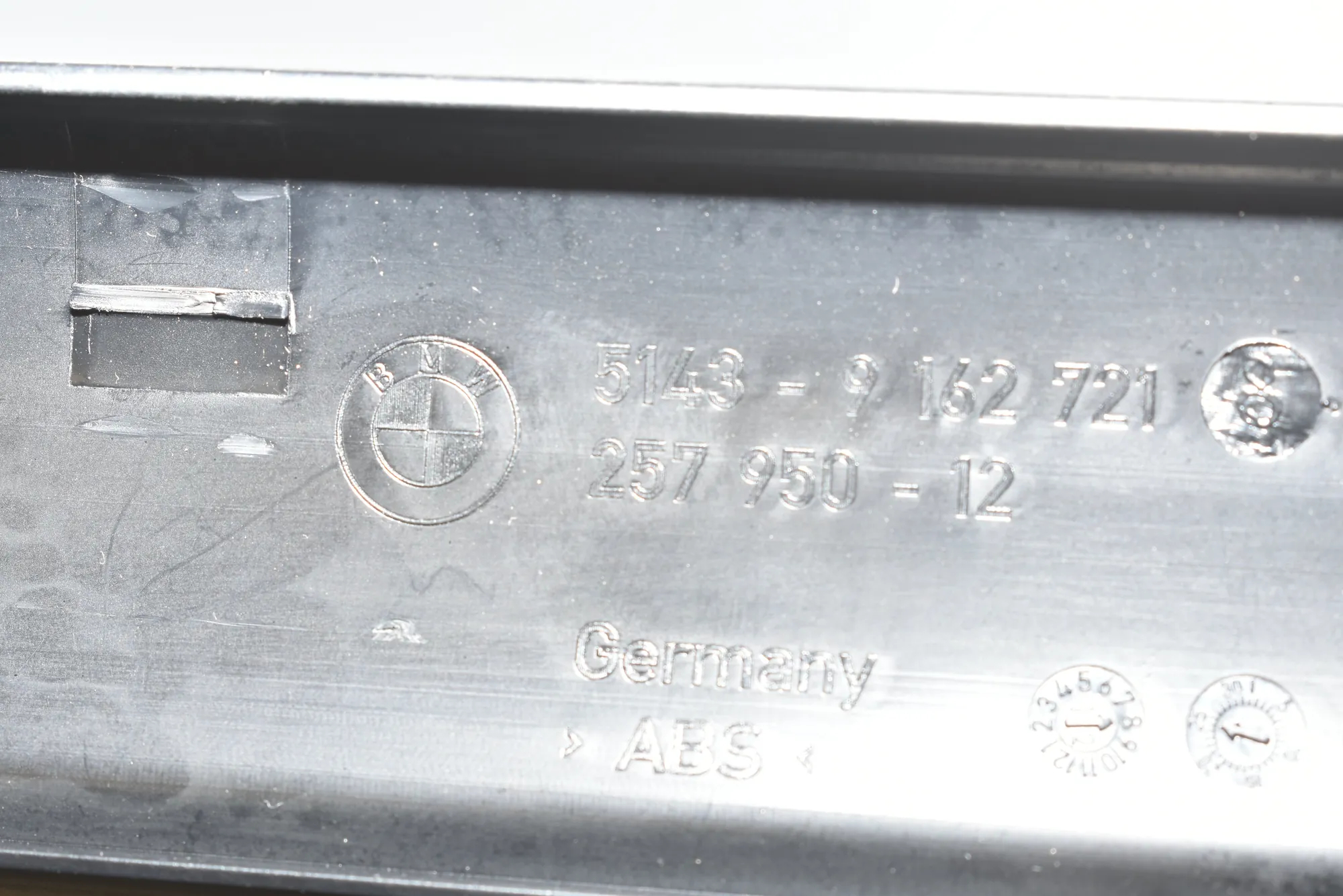 Front Right Interior Step Trim – OEM 51439162721 · BMW 5 Touring (F11) 530 d 2012 – 4