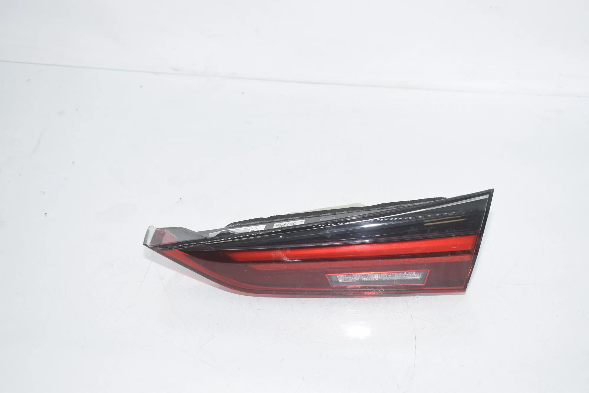 Right Side Tailgate Tail Light – OEM 7477608 · BMW i4 (G26) BMW i4 (G26) M50 2022 – 2