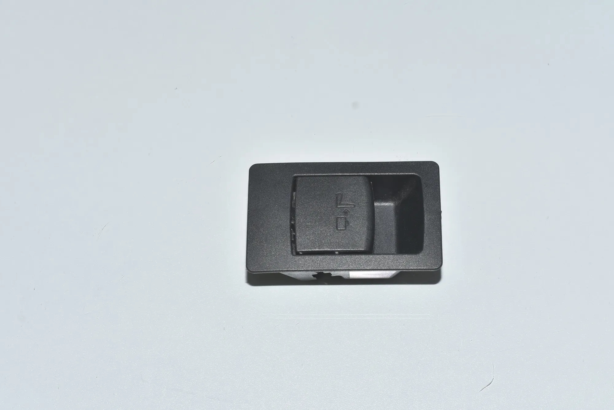 Other Interior Parts – OEM 52207268906 · BMW 5 Touring (F11) 530 d 2012 – 2