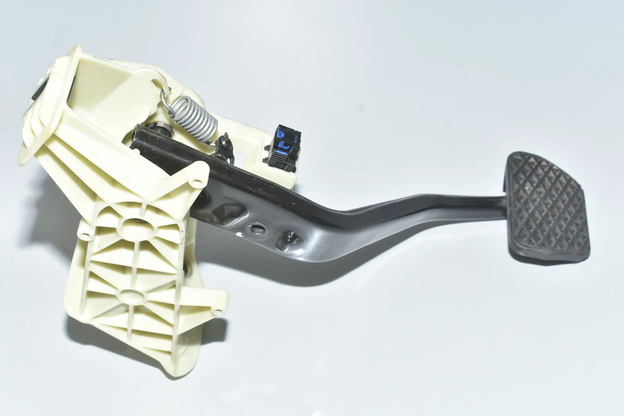 Brake Pedal – OEM 35116782665 · BMW 5 (F10) 525 d 2010 – 2