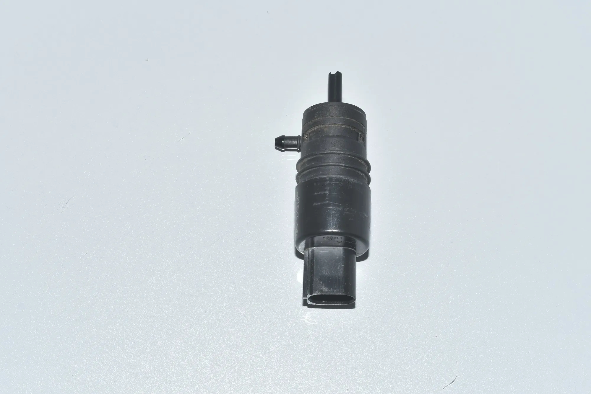 Washer Tank Motor – OEM 67126934160 · BMW 5 (F10) 525 d 2010 – 2