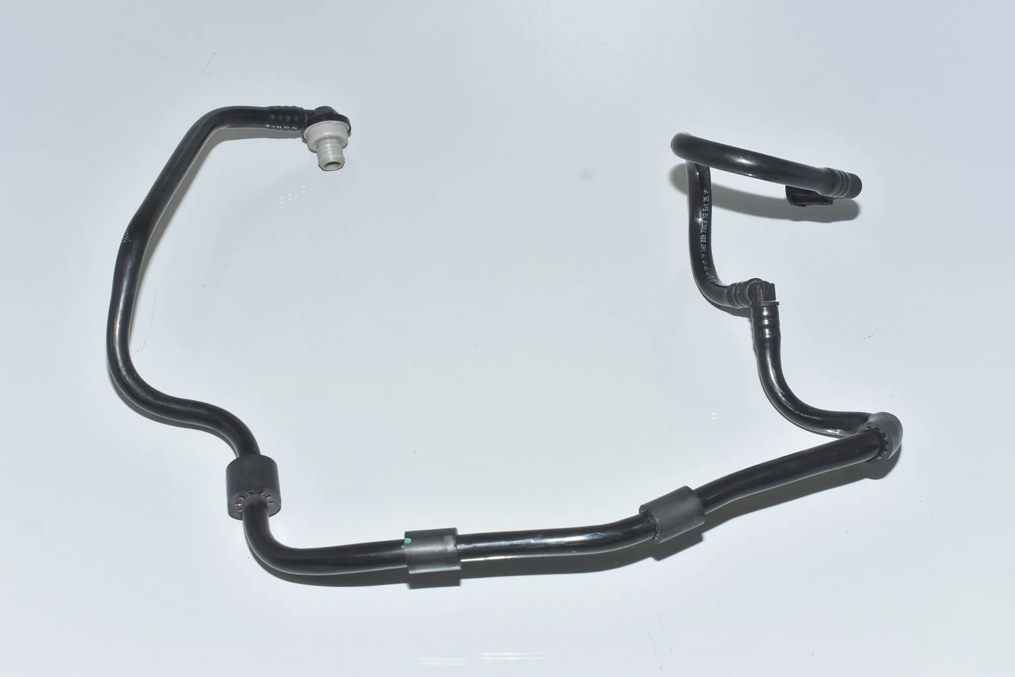 Vacuum Tube – OEM 11667800723 · BMW 5 (F10) 525 d 2010 – 3