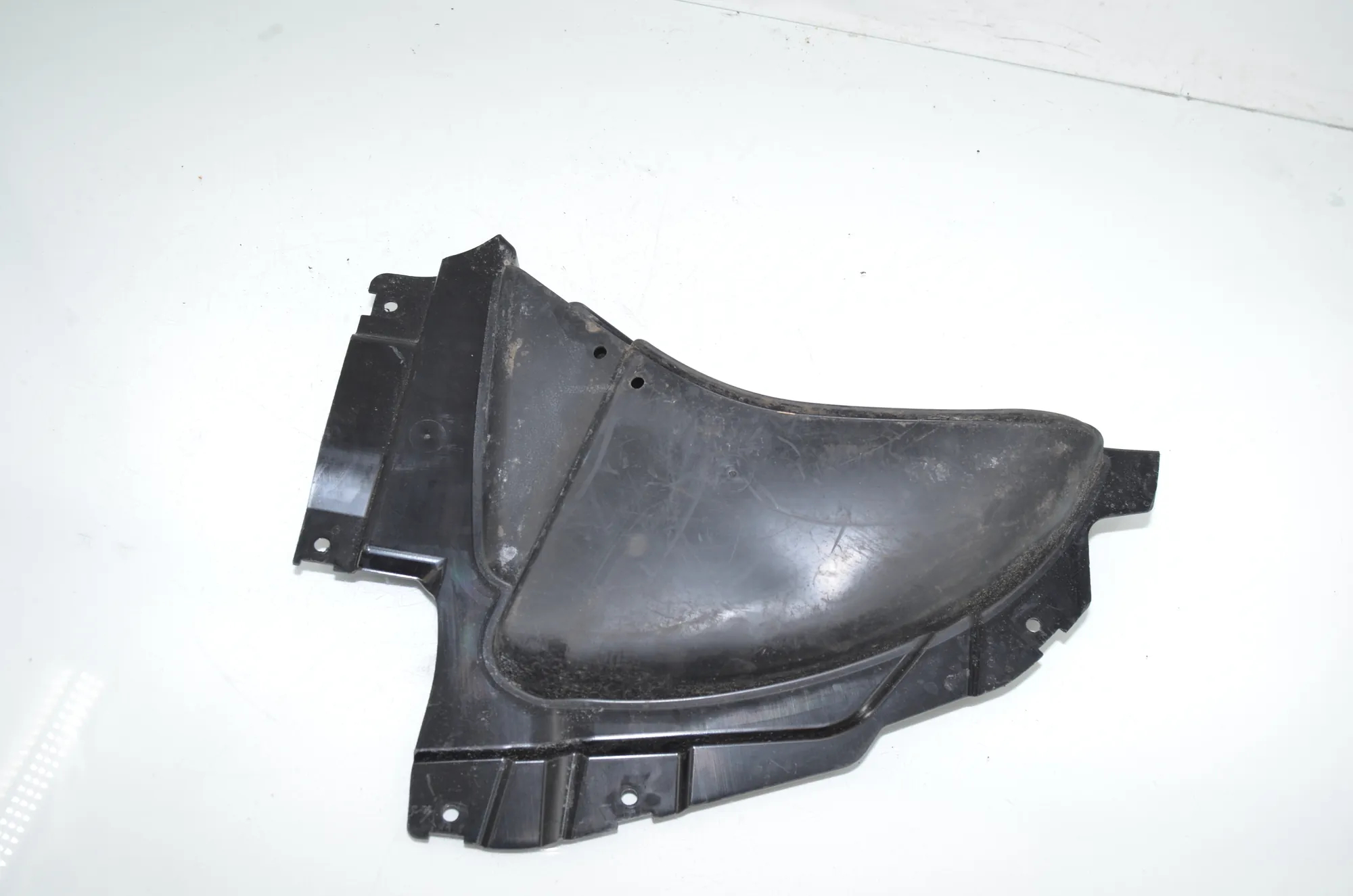 Other Underbody Cover – OEM 9477056 · BMW i4 (G26) BMW i4 (G26) eDrive35 2022 – 3