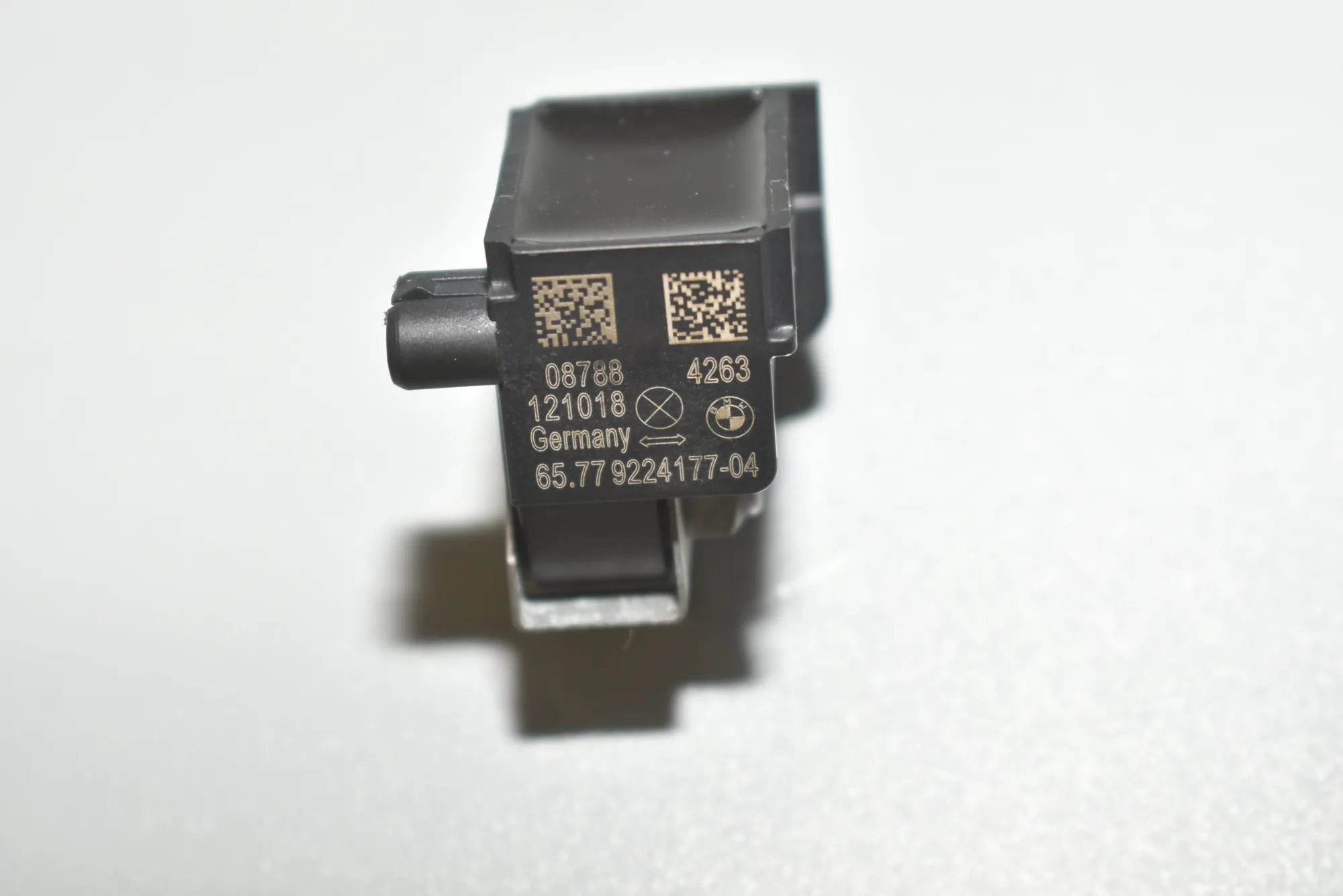 Front Left Impact Sensor – OEM 65779224177 · BMW 5 Touring (F11) 530 d 2012 – 4