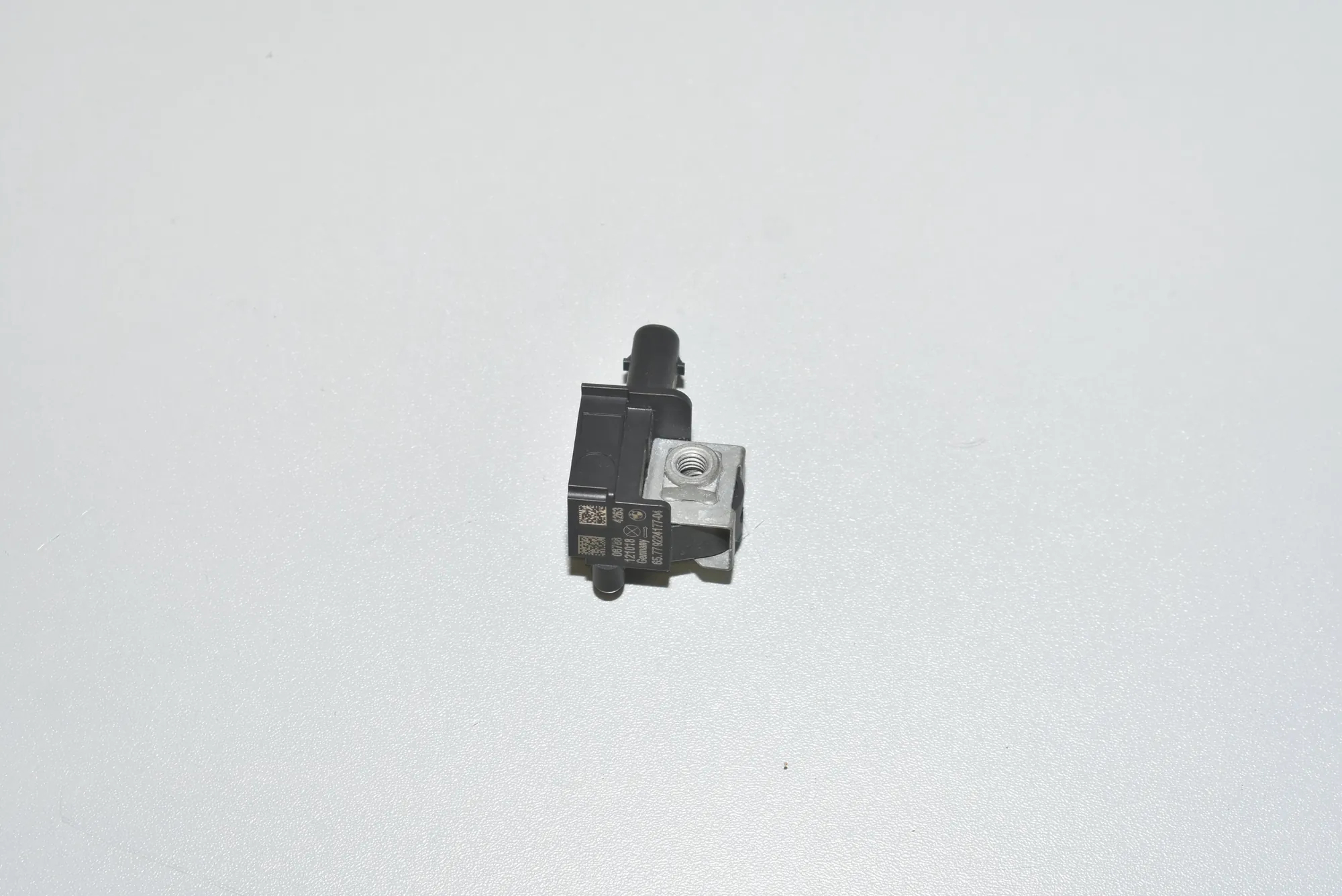Front Left Impact Sensor – OEM 65779224177 · BMW 5 Touring (F11) 530 d 2012 – 2