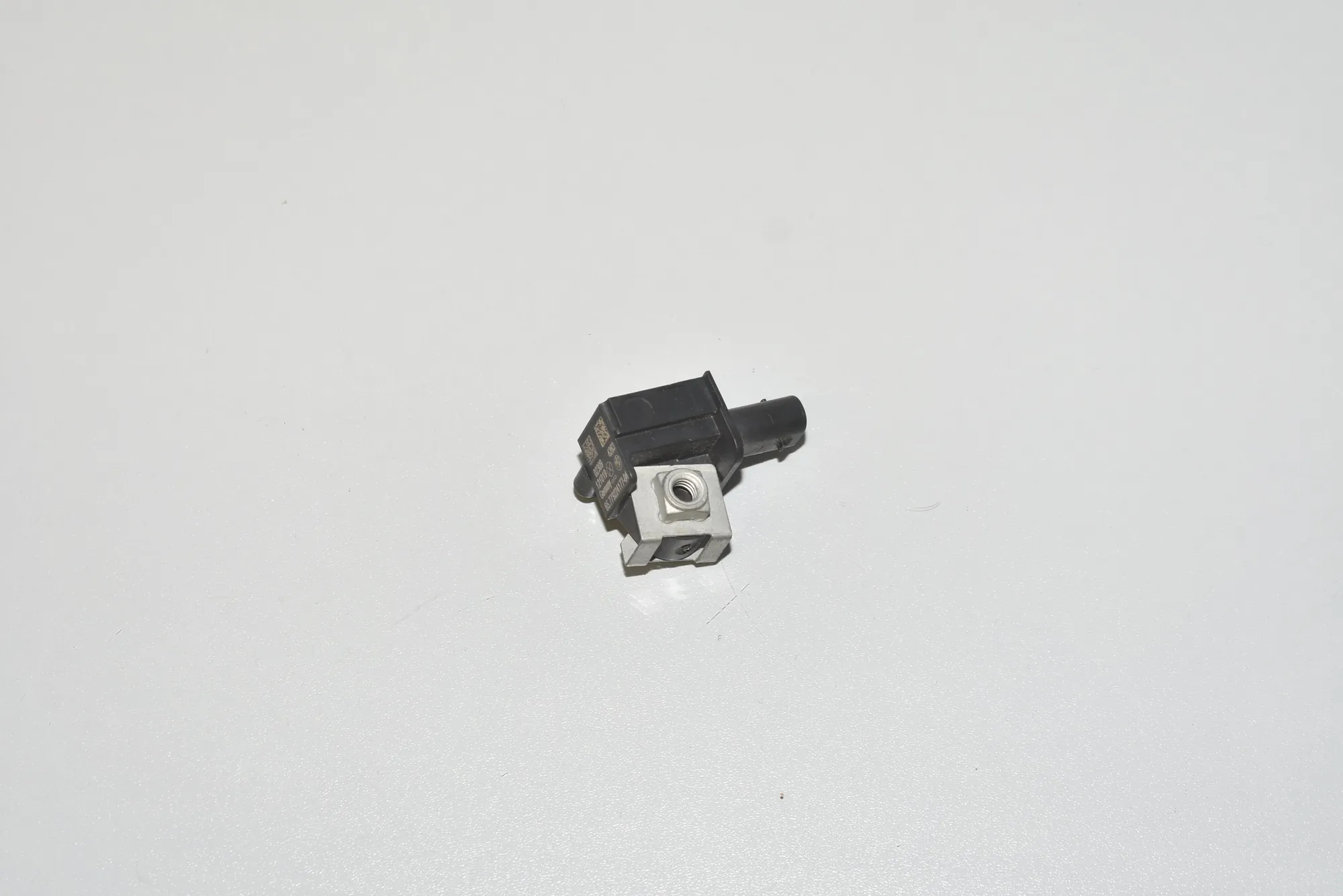 Front Right Impact Sensor – OEM 65779224177 · BMW 5 Touring (F11) 530 d 2012