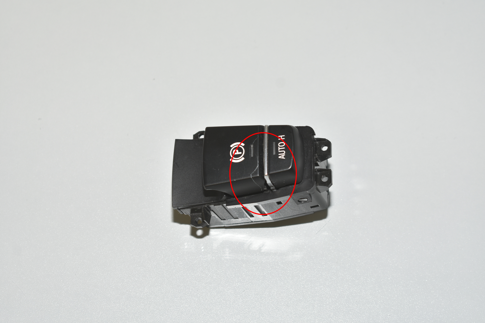Handbrake Button – OEM 61319217594 · BMW 5 Touring (F11) 530 d 2012 – 2