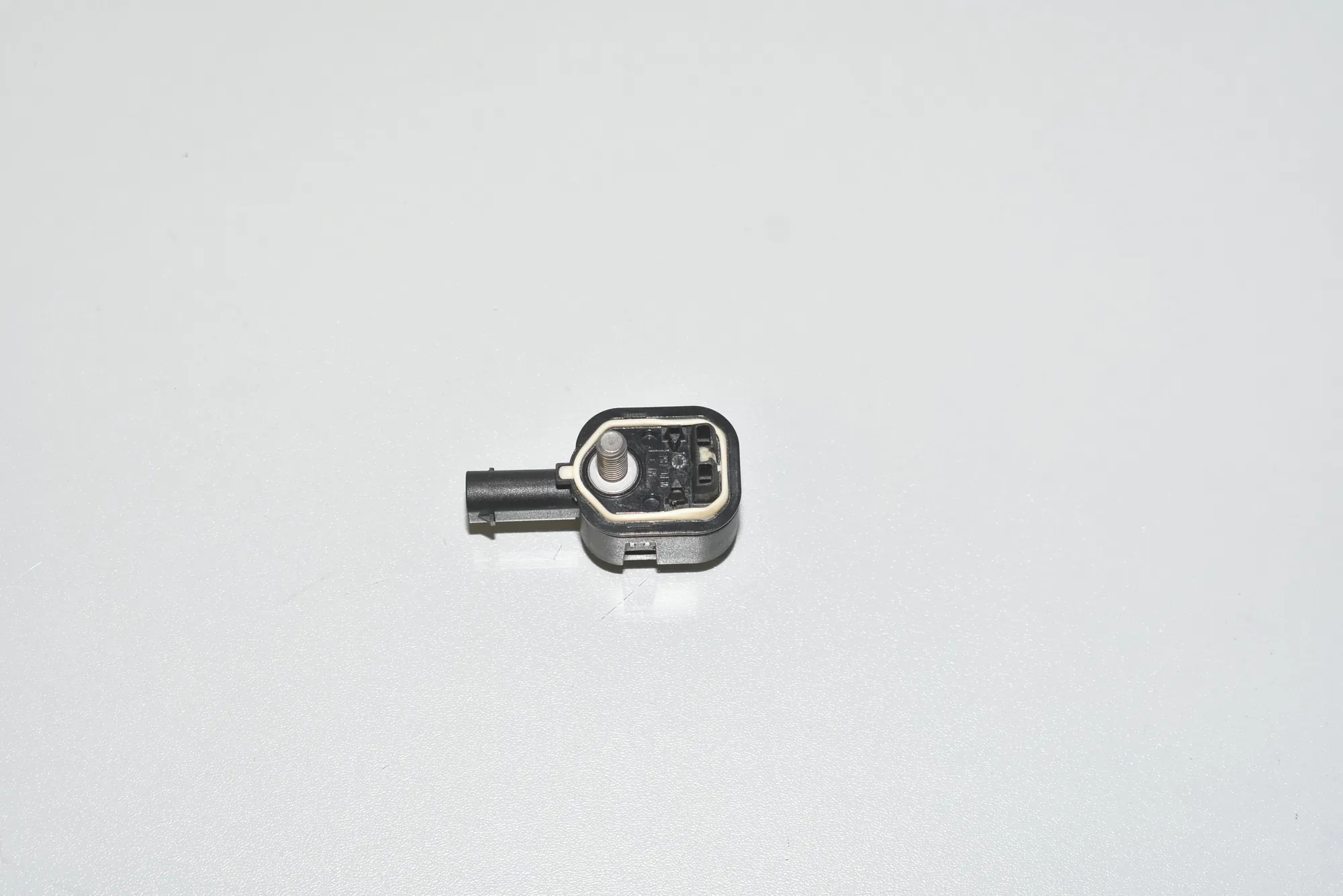 Left Side Impact Sensor – OEM 65779224178 · BMW 5 Touring (F11) 530 d 2012 – 3