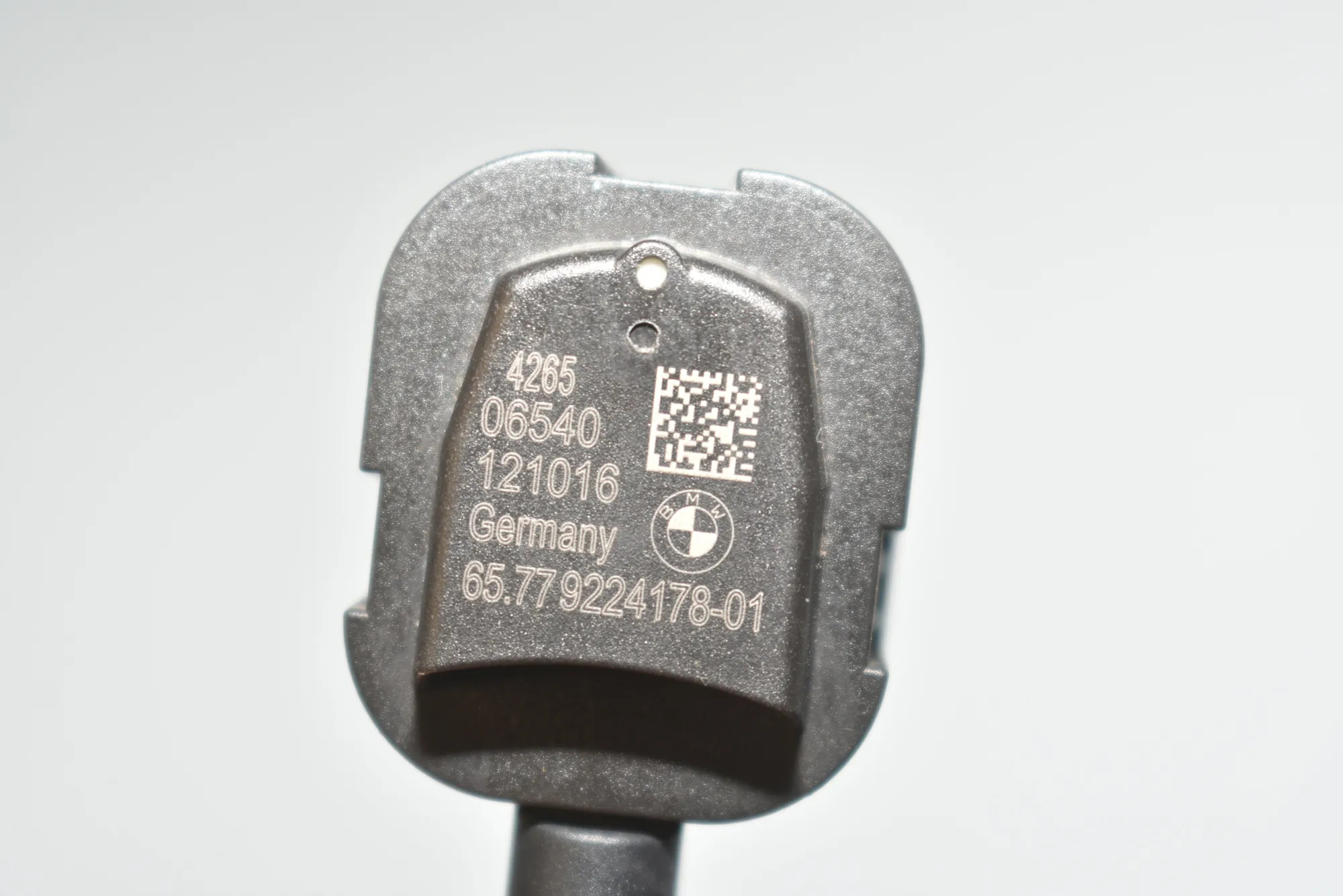 Left Side Impact Sensor – OEM 65779224178 · BMW 5 Touring (F11) 530 d 2012 – 4
