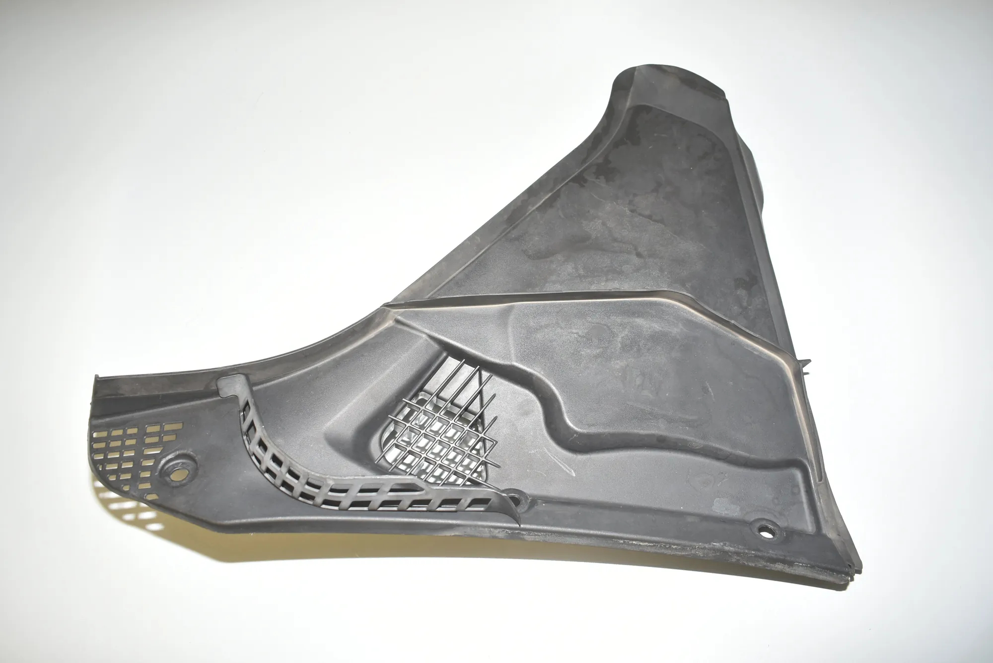Front Wiper Cowl Trim – OEM 64316987605 · BMW 5 (F10) 525 d 2010 – 2