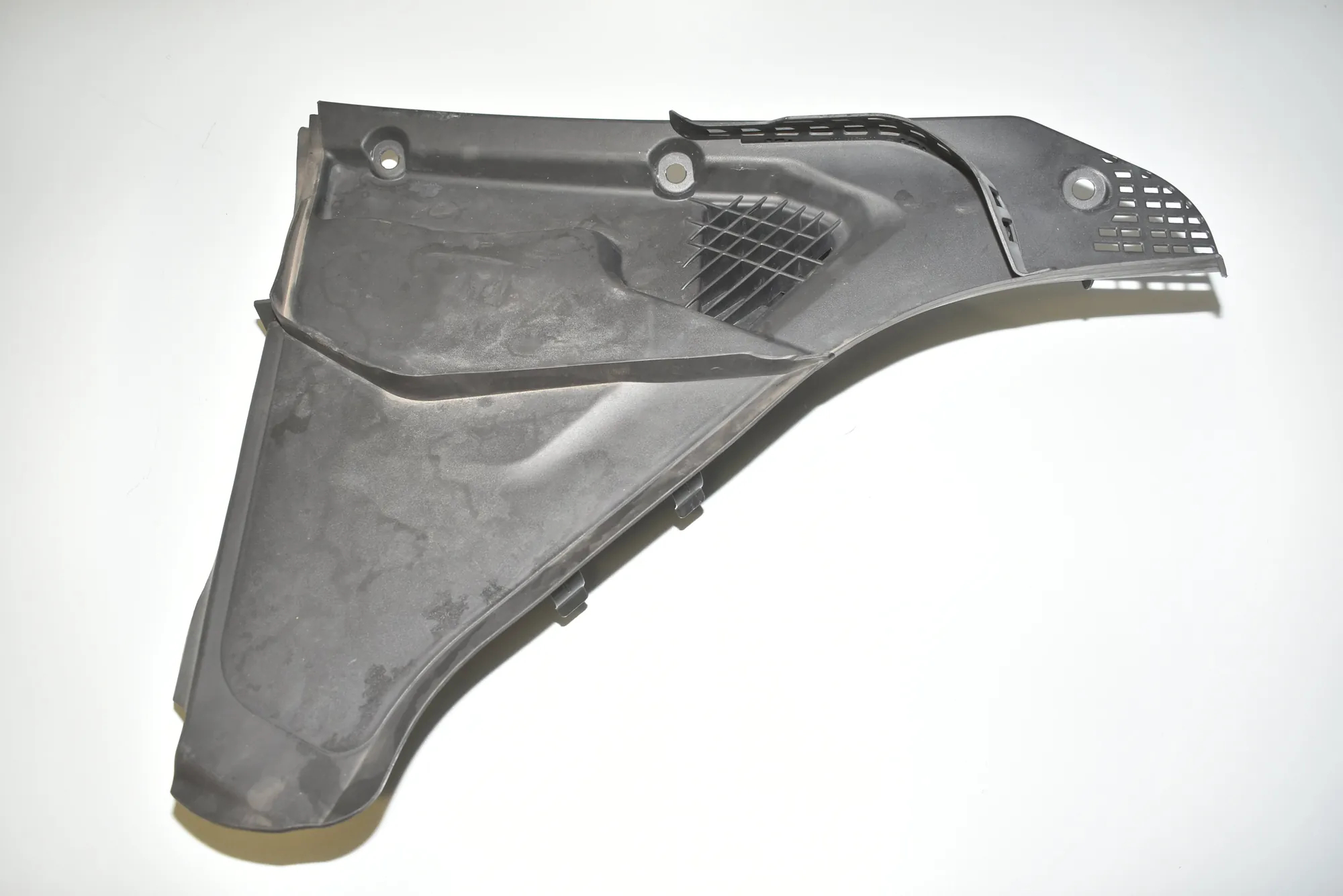 Front Wiper Cowl Trim – OEM 64316987605 · BMW 5 (F10) 525 d 2010