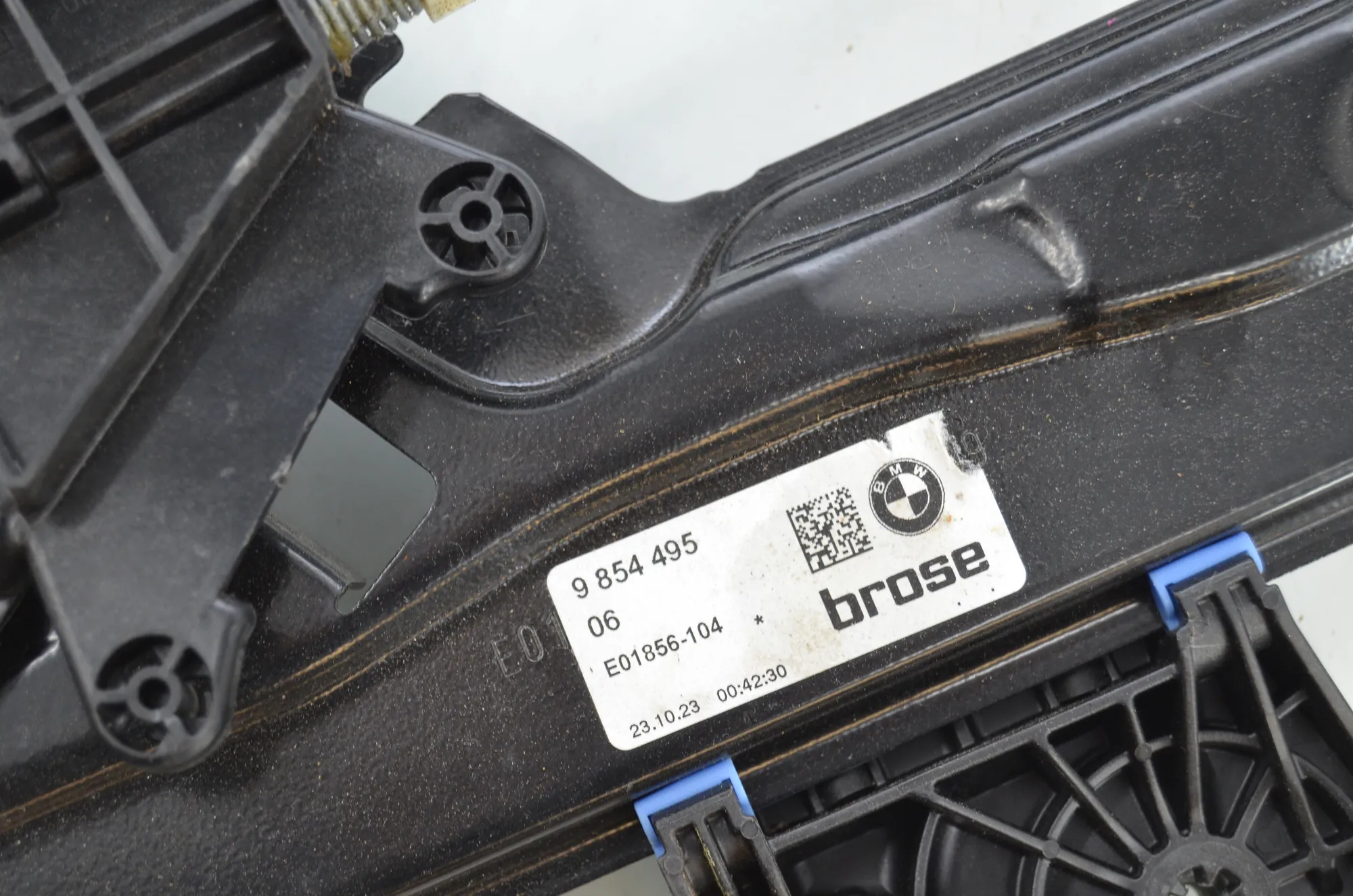 Rear Left Door Window Regulator – OEM 9854495 · BMW i4 (G26) BMW i4 (G26) eDrive35 2022 – 4