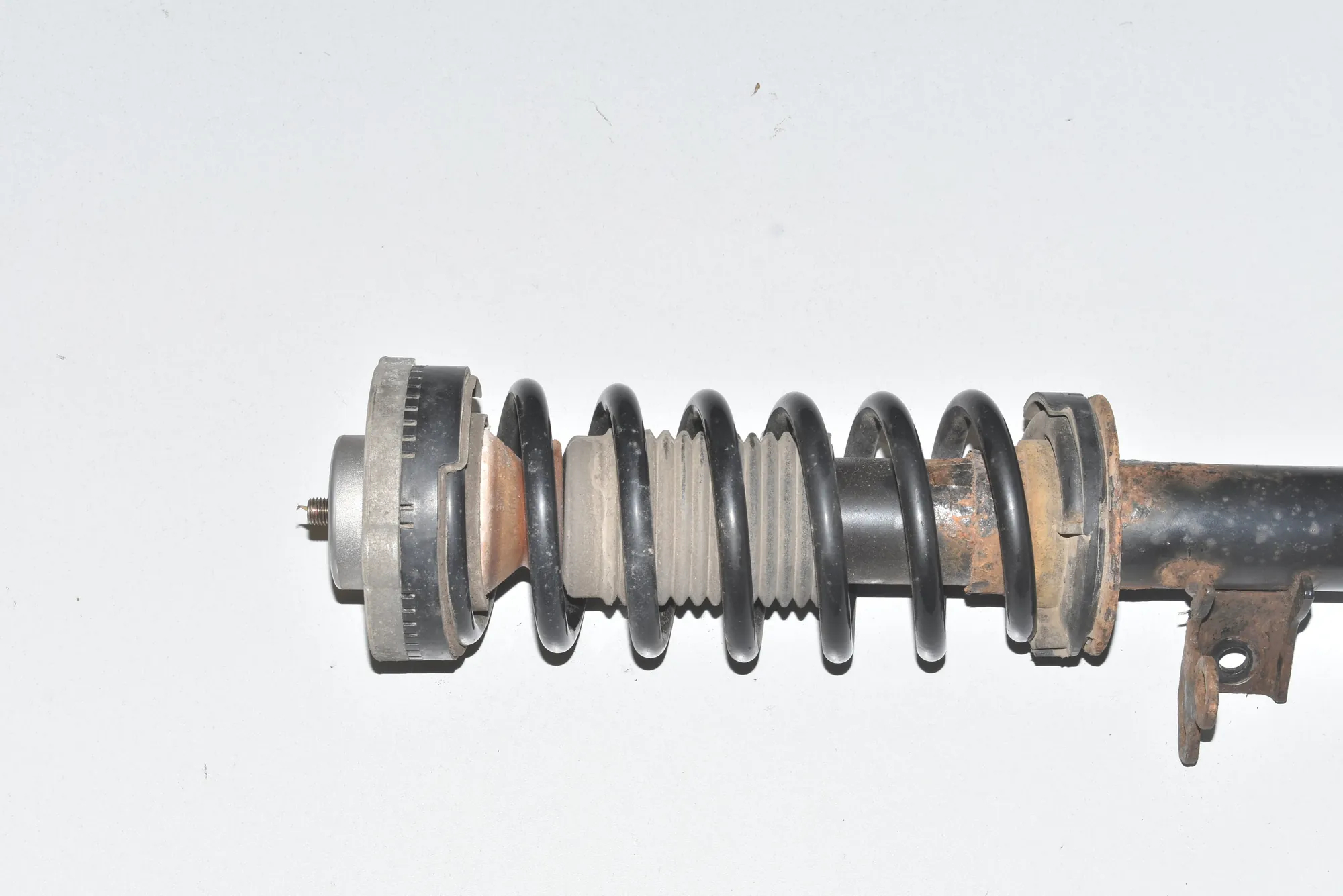 Front Left Shock Absorber – OEM 31316775575 · BMW 5 (F10) 525 d 2010 – 2
