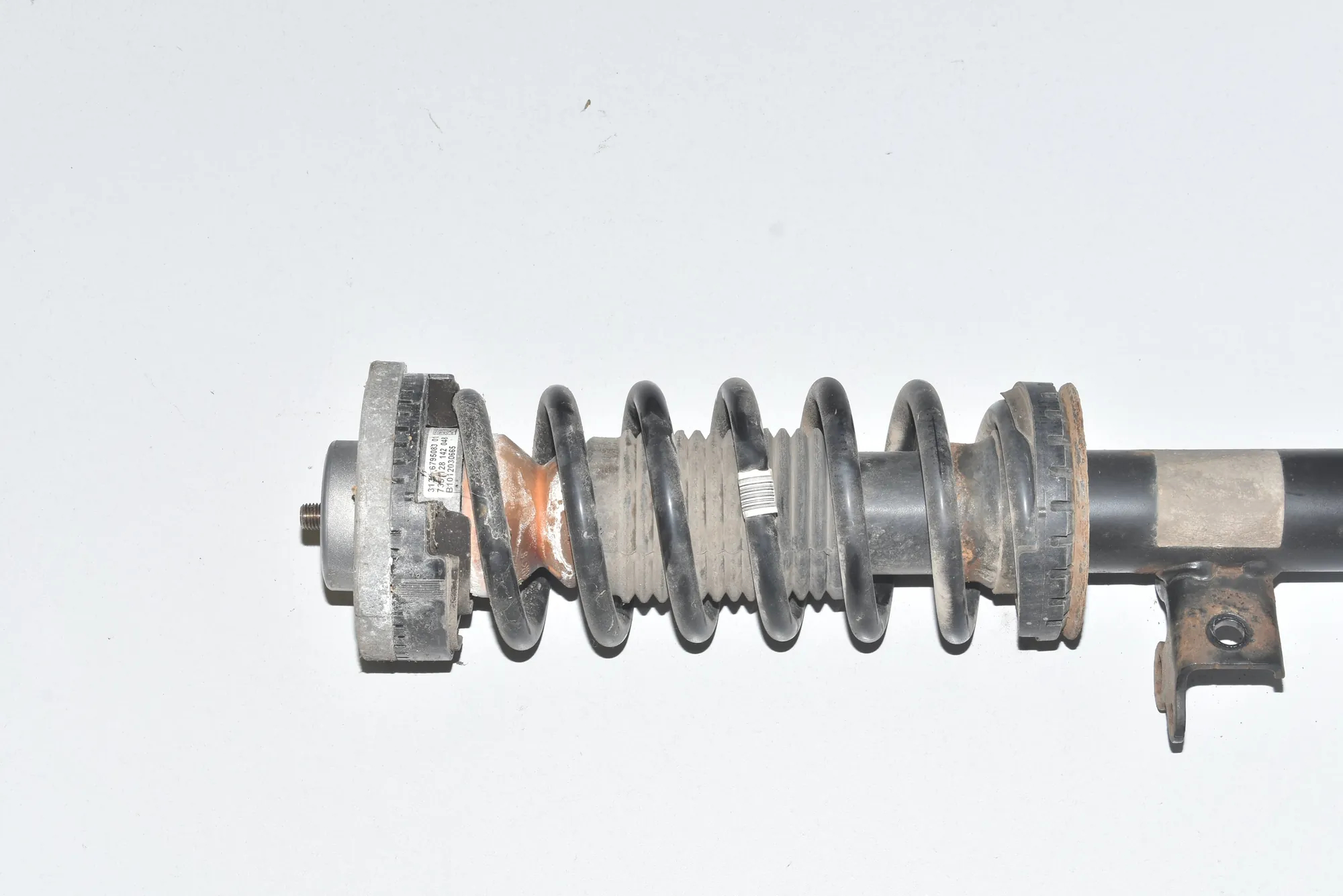 Front Right Shock Absorber – OEM 31316775576 · BMW 5 (F10) 525 d 2010 – 4