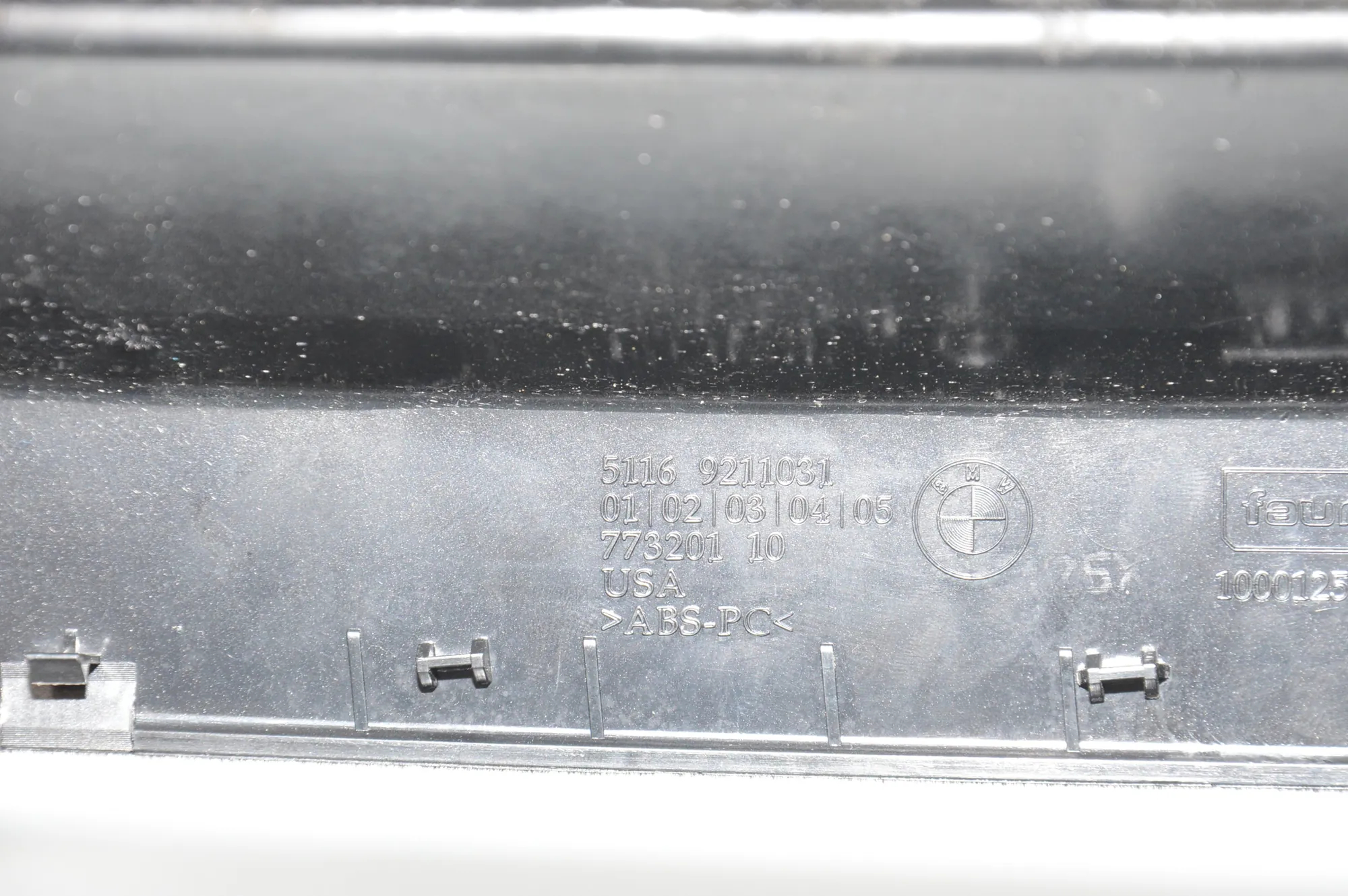 Glove Compartment – OEM 9211031 · BMW X5 (E70) M 50 d 2012 – 5