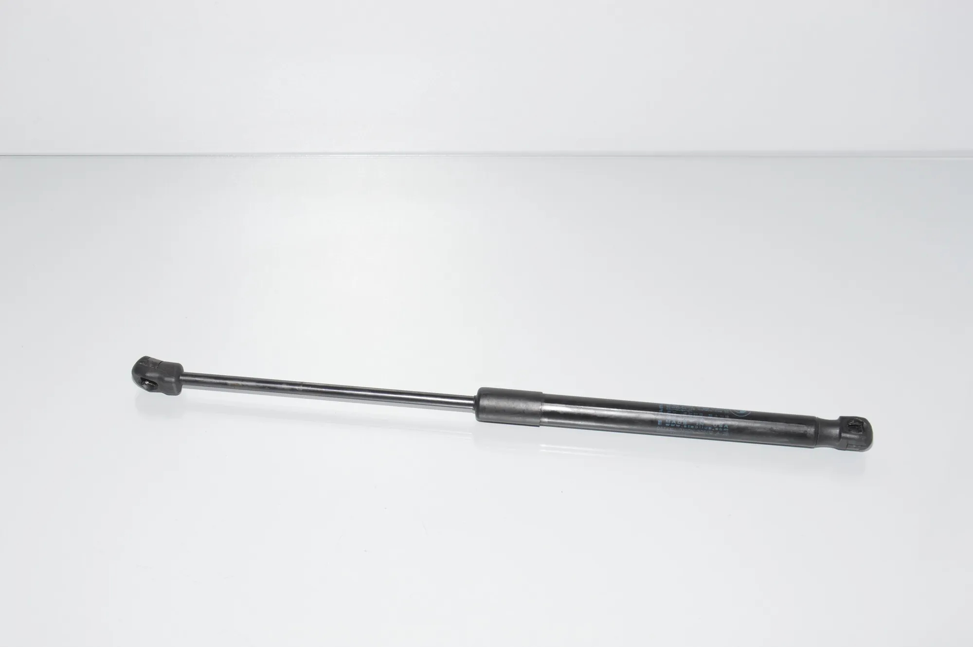 Front Right Bonnet Strut – OEM 7148346 · BMW X5 (E70) M 50 d 2012 – 2