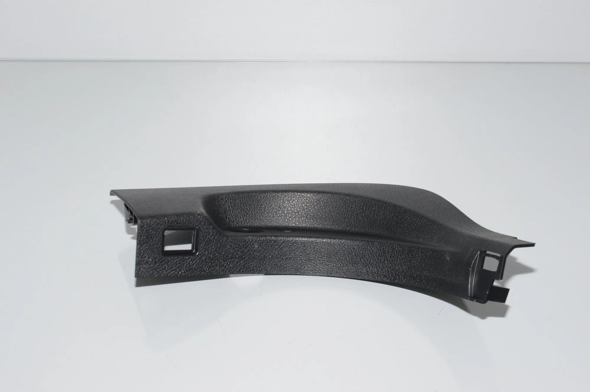 Front Left Interior Step Trim – OEM 9162735 · BMW 5 Touring (F11) 530 d 2013 – 2