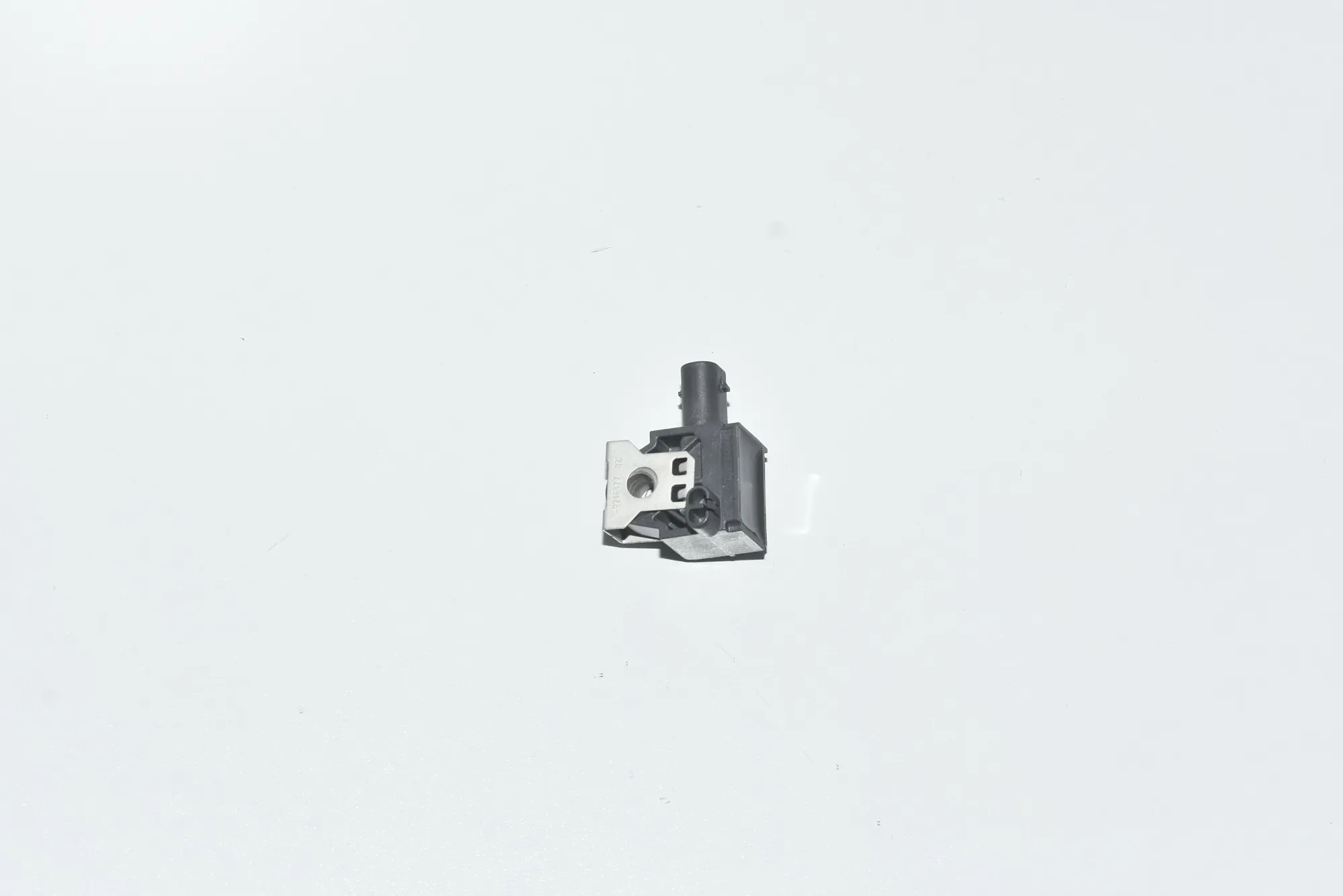 Front Right Impact Sensor – OEM 65779224177 · BMW 5 Touring (F11) 530 d 2013 – 3