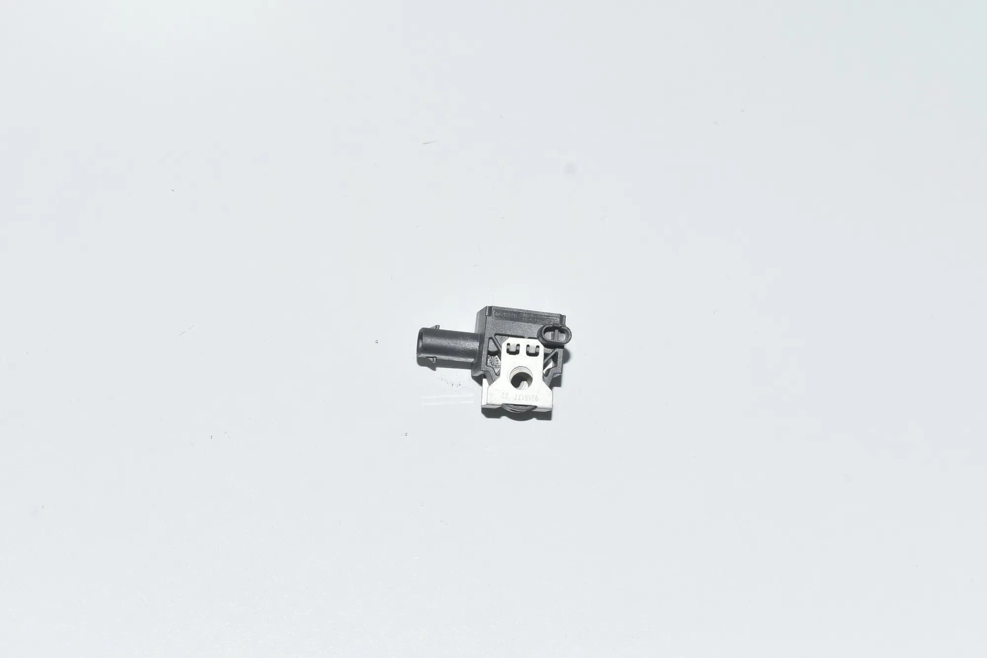 Front Left Impact Sensor – OEM 65779224177 · BMW 5 Touring (F11) 530 d 2013 – 3