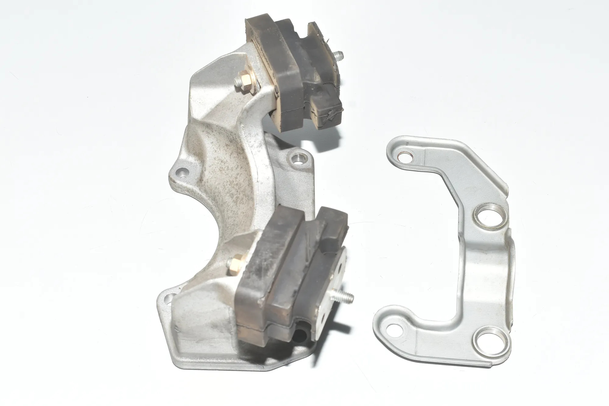 Gearbox Support Mount Bracket – OEM 22316761103 · BMW 5 (E60) 523 i 2005
