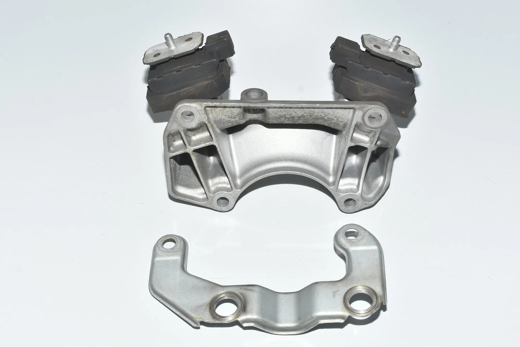 Gearbox Support Mount Bracket – OEM 22316761103 · BMW 5 (E60) 523 i 2005 – 3