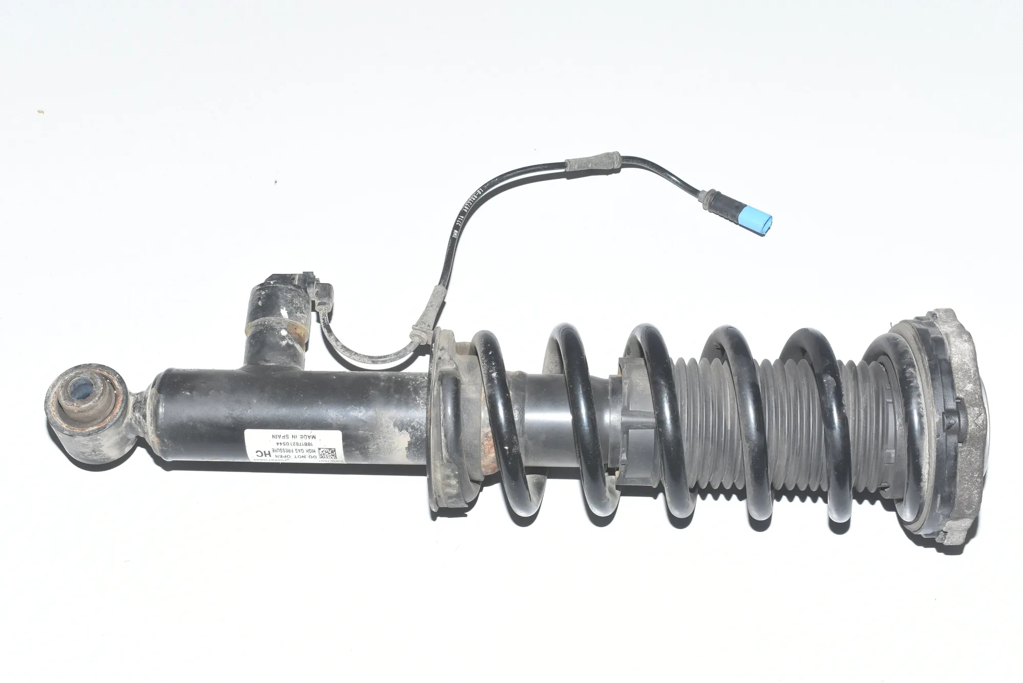 Rear Right Shock Absorber – OEM 37106887148 · BMW X3 (G01, F97) (2017 - -) xDrive 30d 2018 – 3