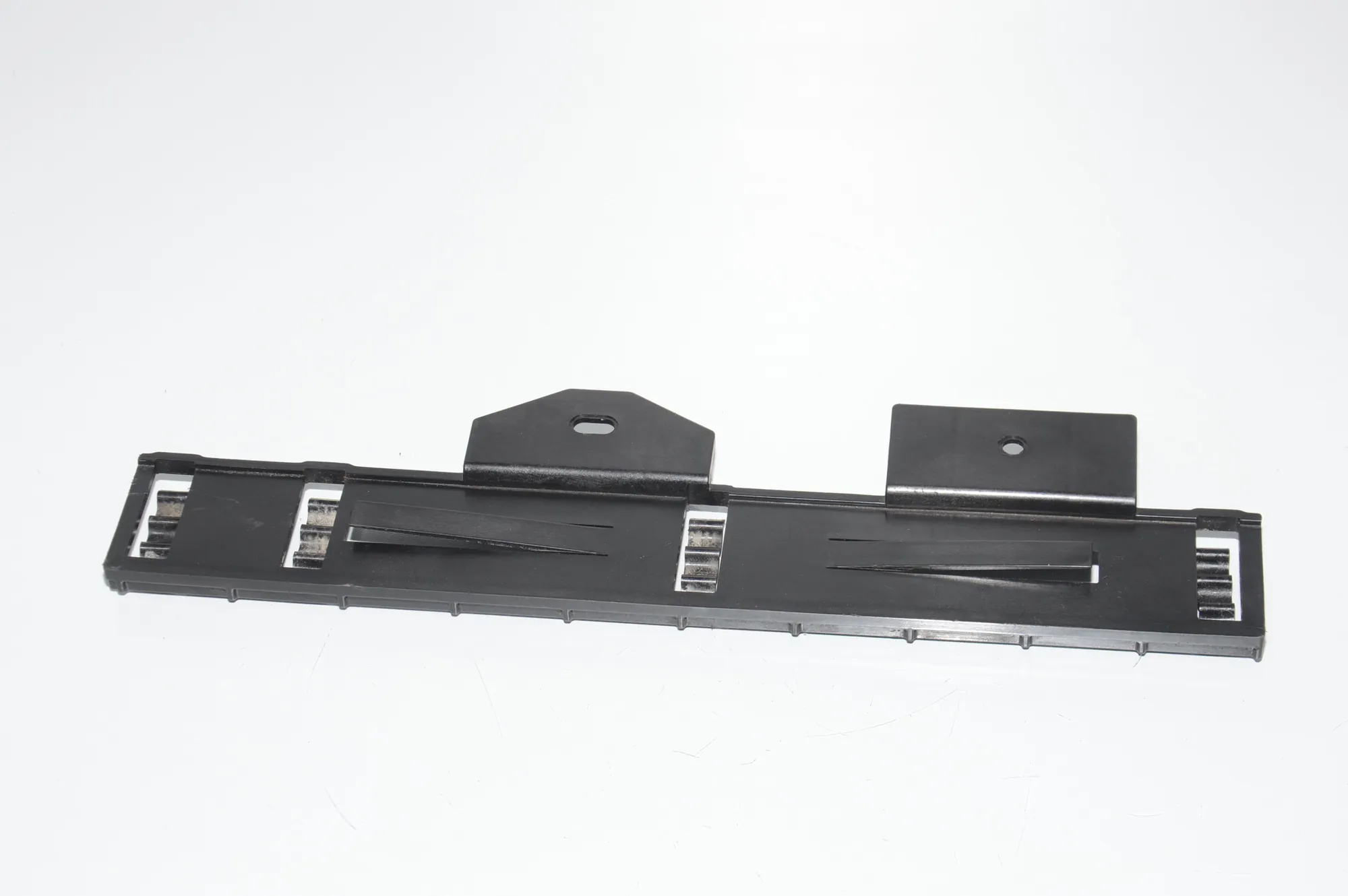 Bracket – OEM 13628573934 · BMW X3 (G01, F97) (2017 - -) xDrive 30d 2018 – 4