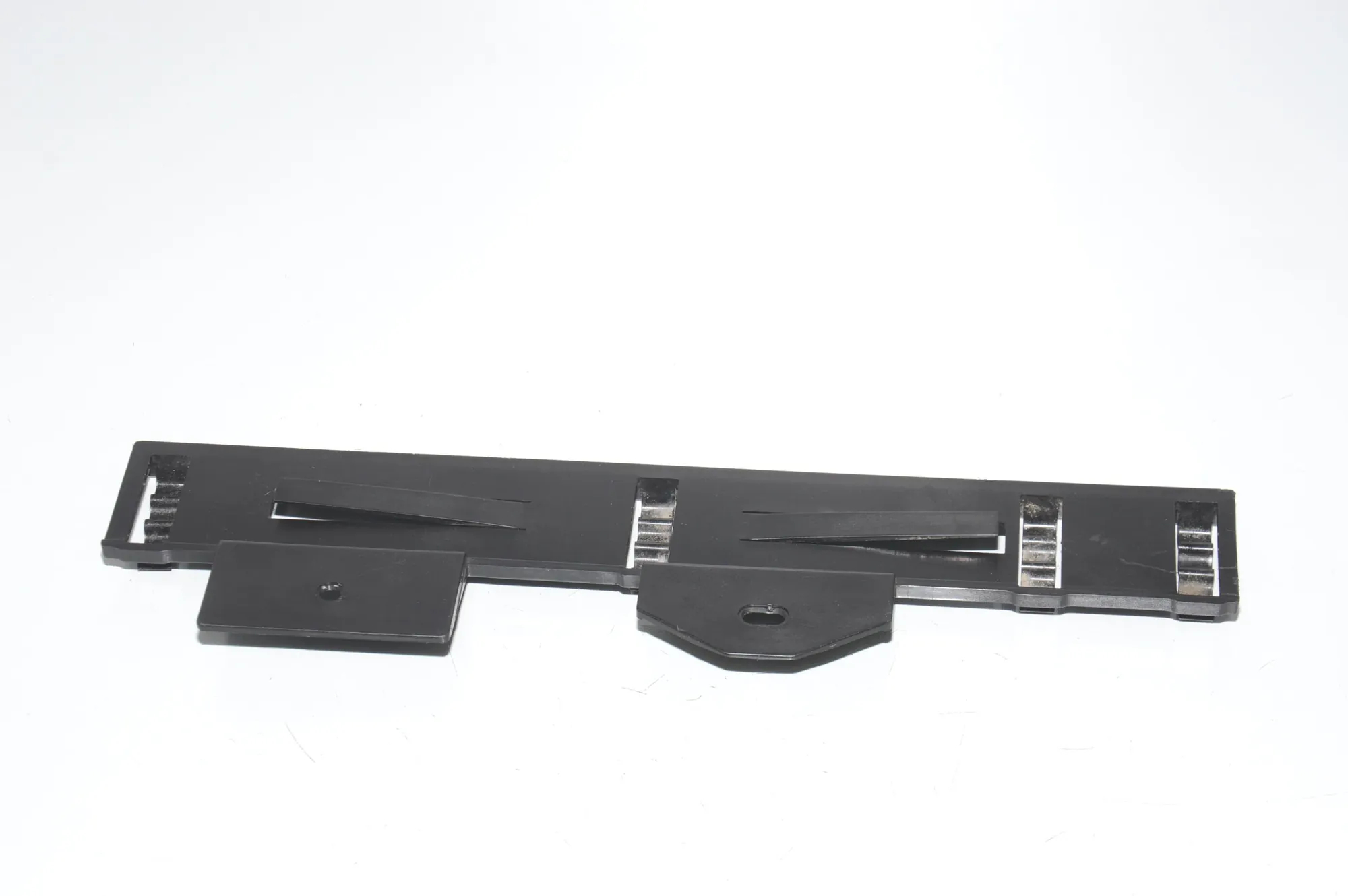 Bracket – OEM 13628573934 · BMW X3 (G01, F97) (2017 - -) xDrive 30d 2018 – 2