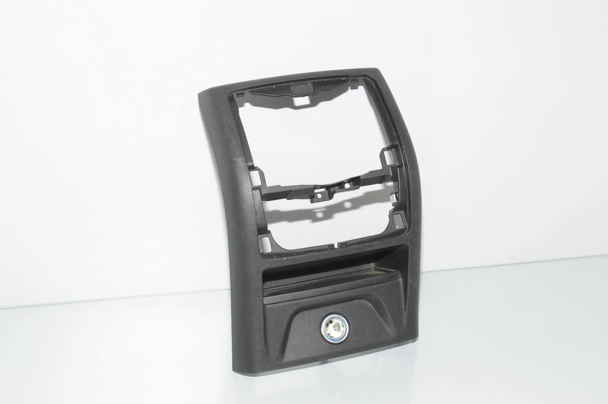 Center Console Trim – OEM 1334540 · BMW X3 (G01, F97) (2017 - -) xDrive 30d 2018 – 2