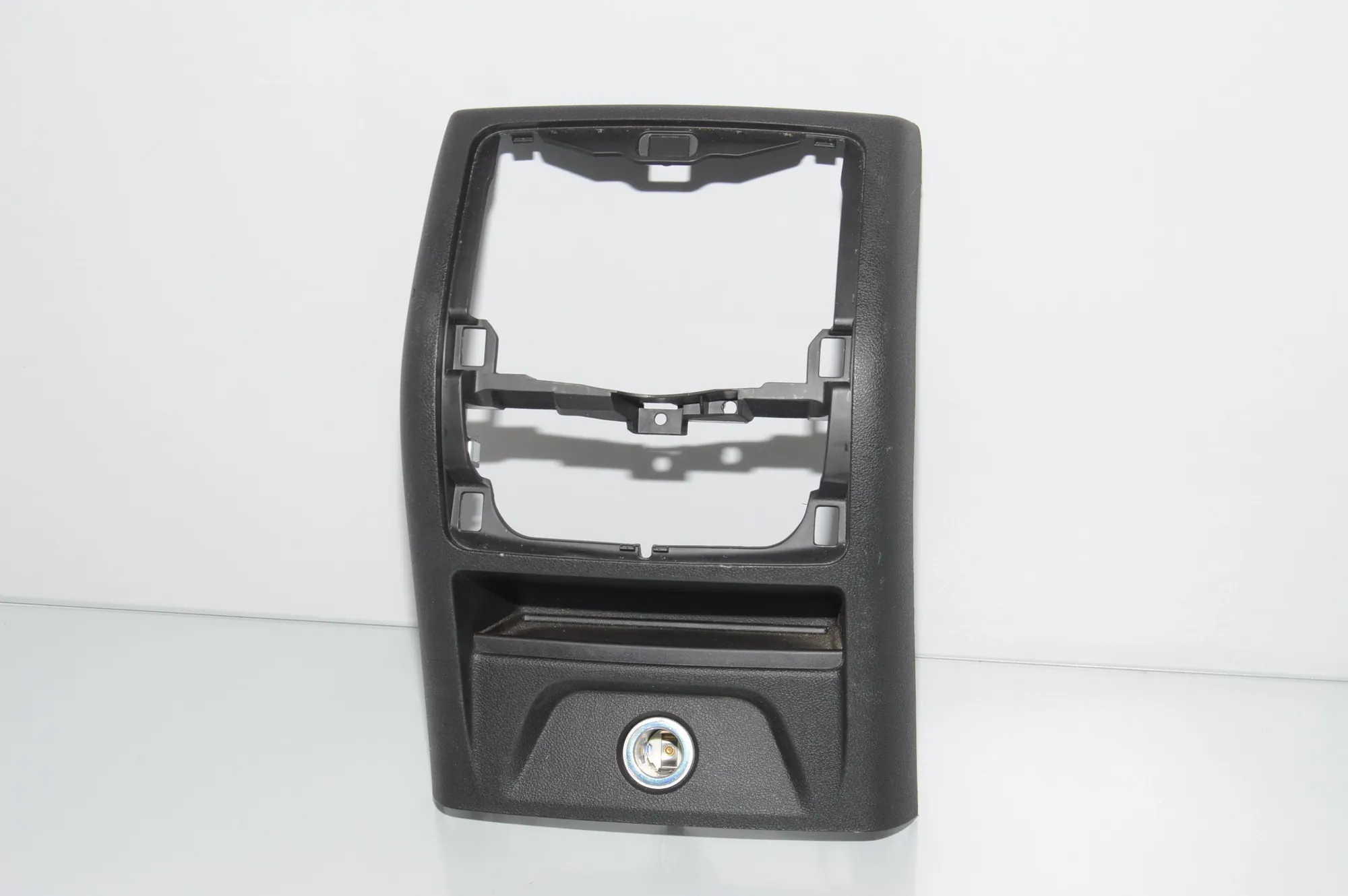 Center Console Trim – OEM 1334540 · BMW X3 (G01, F97) (2017 - -) xDrive 30d 2018