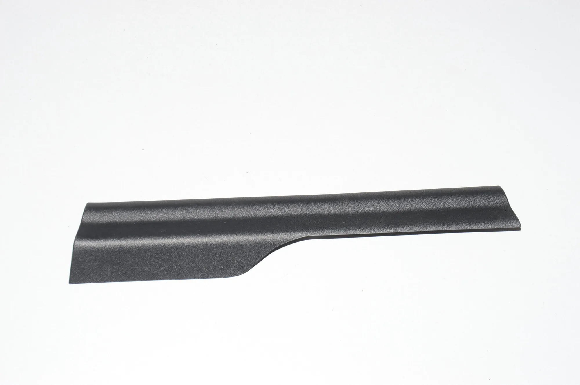 Front Right Interior Step Trim – OEM 7398006 · BMW X3 (G01, F97) (2017 - -) xDrive 30d 2018 – 2