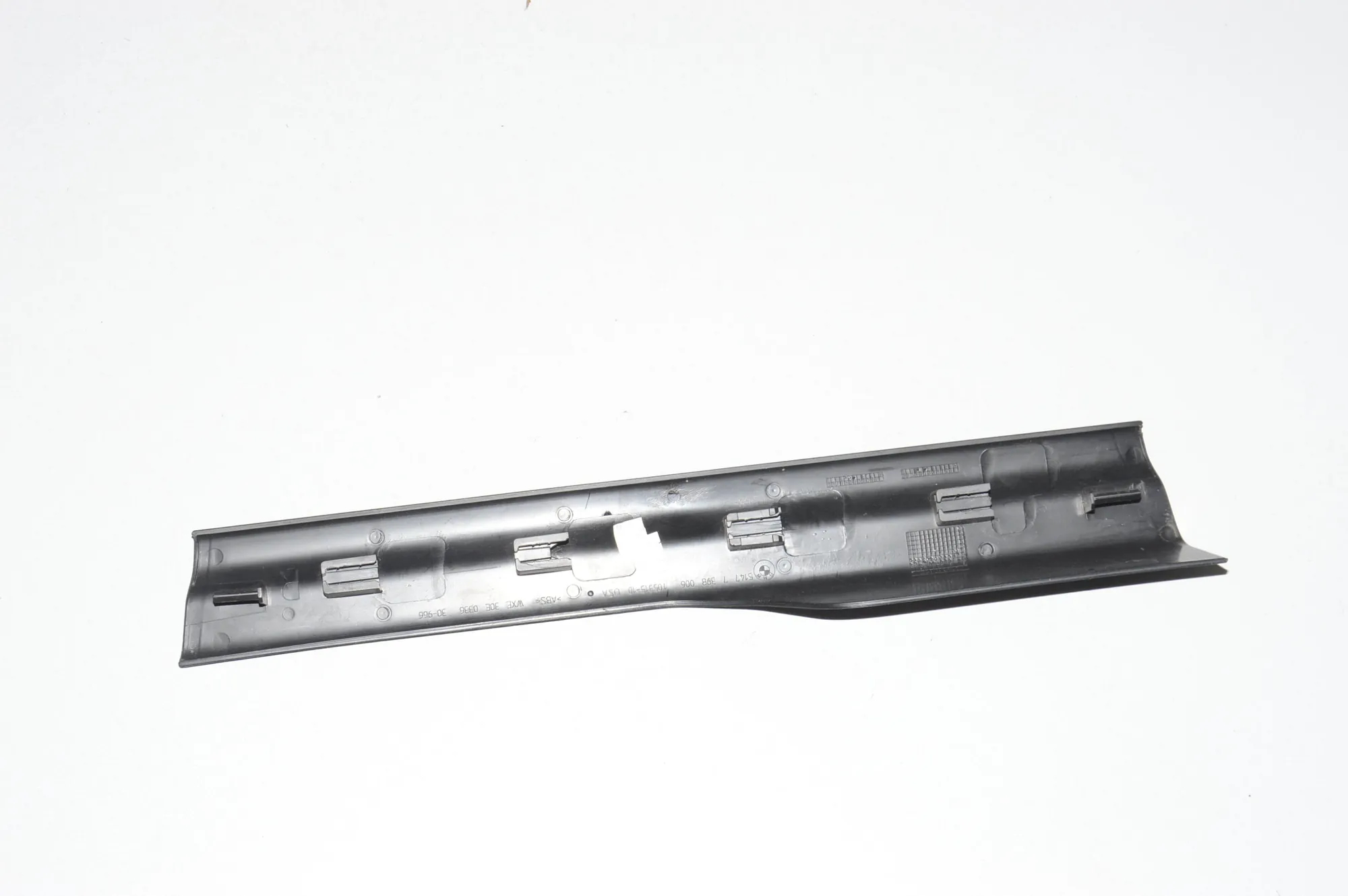 Front Right Interior Step Trim – OEM 7398006 · BMW X3 (G01, F97) (2017 - -) xDrive 30d 2018 – 3