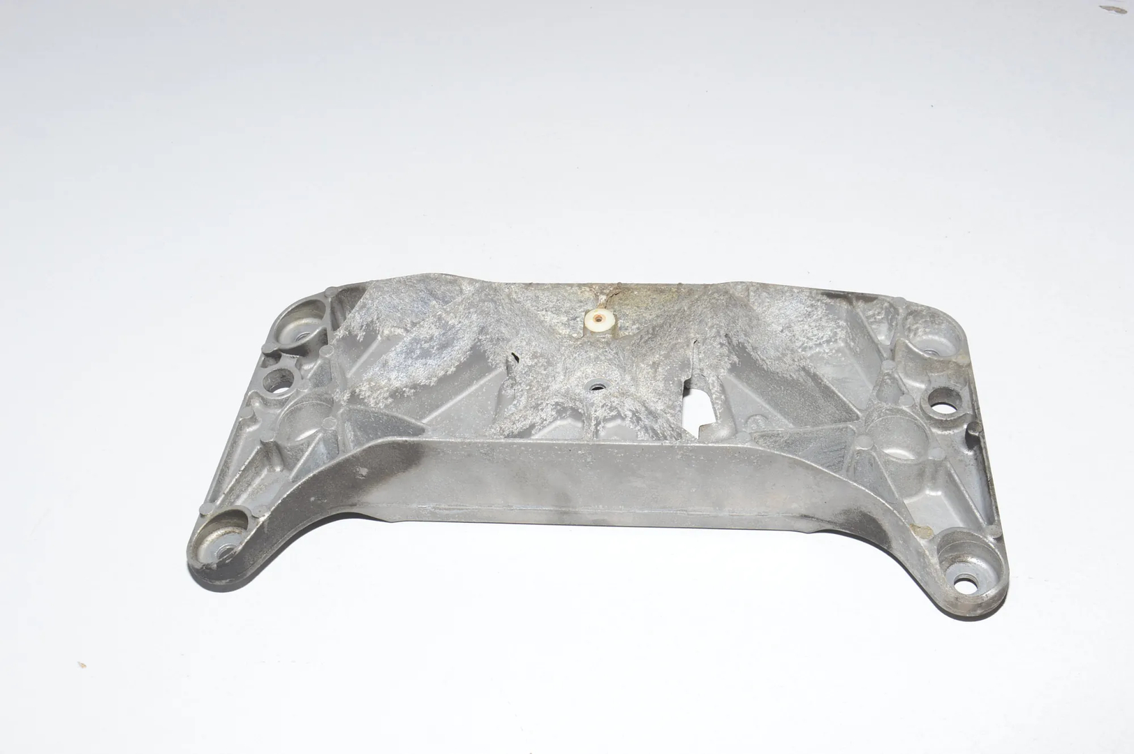 Gearbox Mount Bracket – OEM 6777613 · BMW 5 Touring (F11) 530 d 2013 – 4