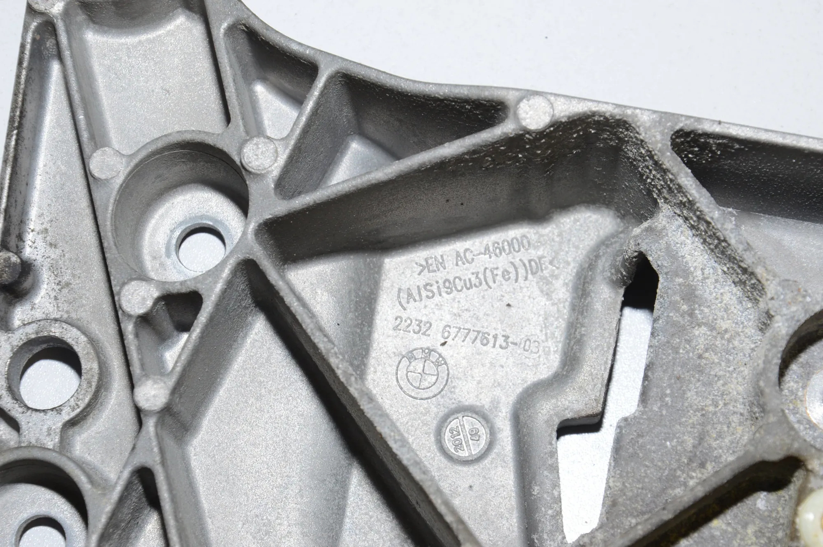 Gearbox Mount Bracket – OEM 6777613 · BMW 5 Touring (F11) 530 d 2013 – 5