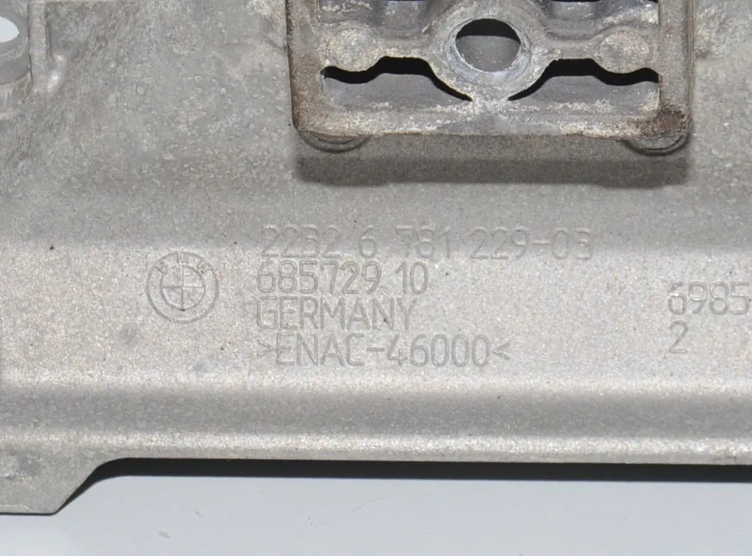 Gearbox Mount Bracket – OEM 6781229 · BMW 5 Touring (F11) 530 d 2013 – 5