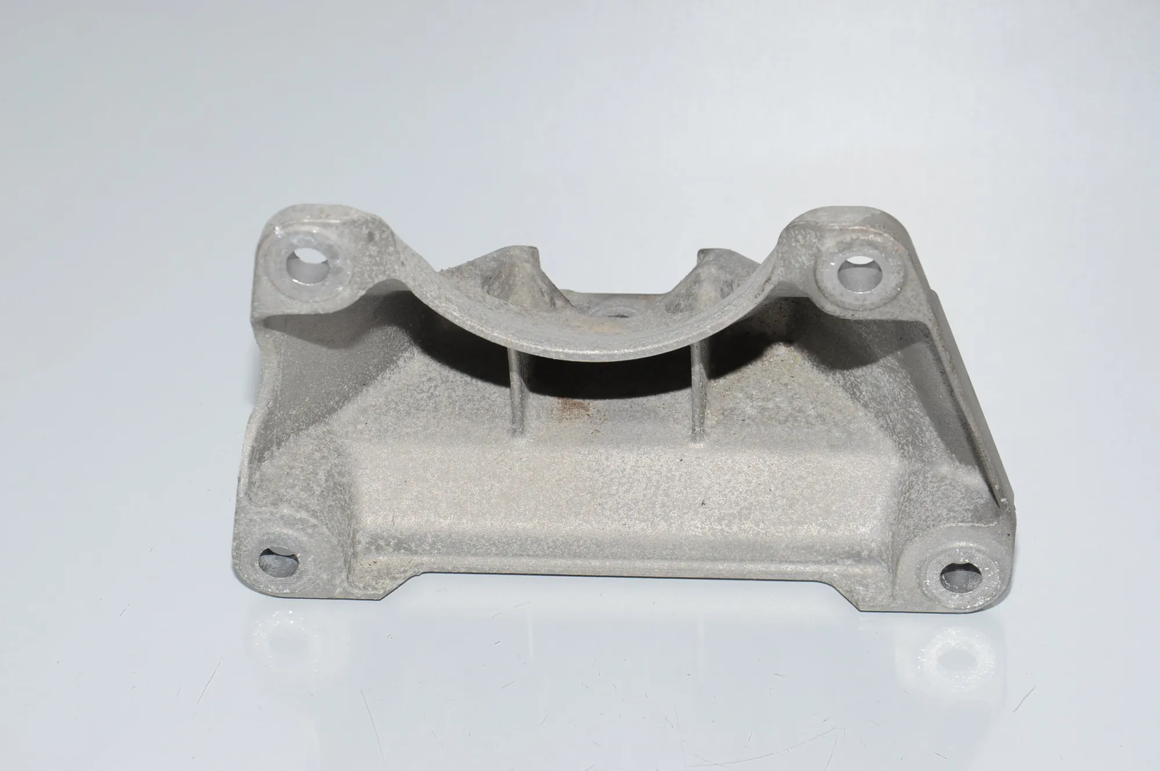 Gearbox Mount Bracket – OEM 6781229 · BMW 5 Touring (F11) 530 d 2013 – 4