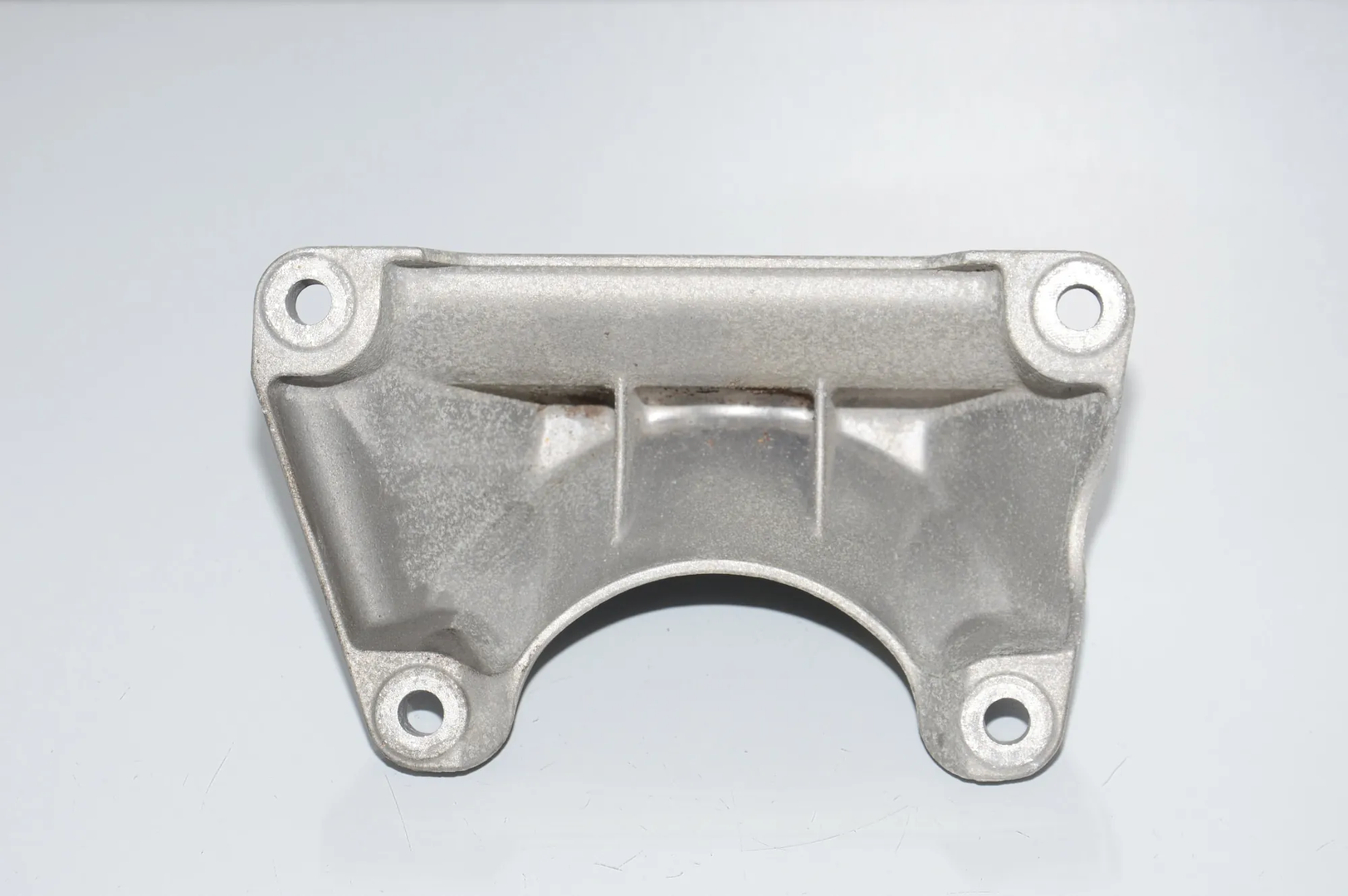 Gearbox Mount Bracket – OEM 6781229 · BMW 5 Touring (F11) 530 d 2013 – 3
