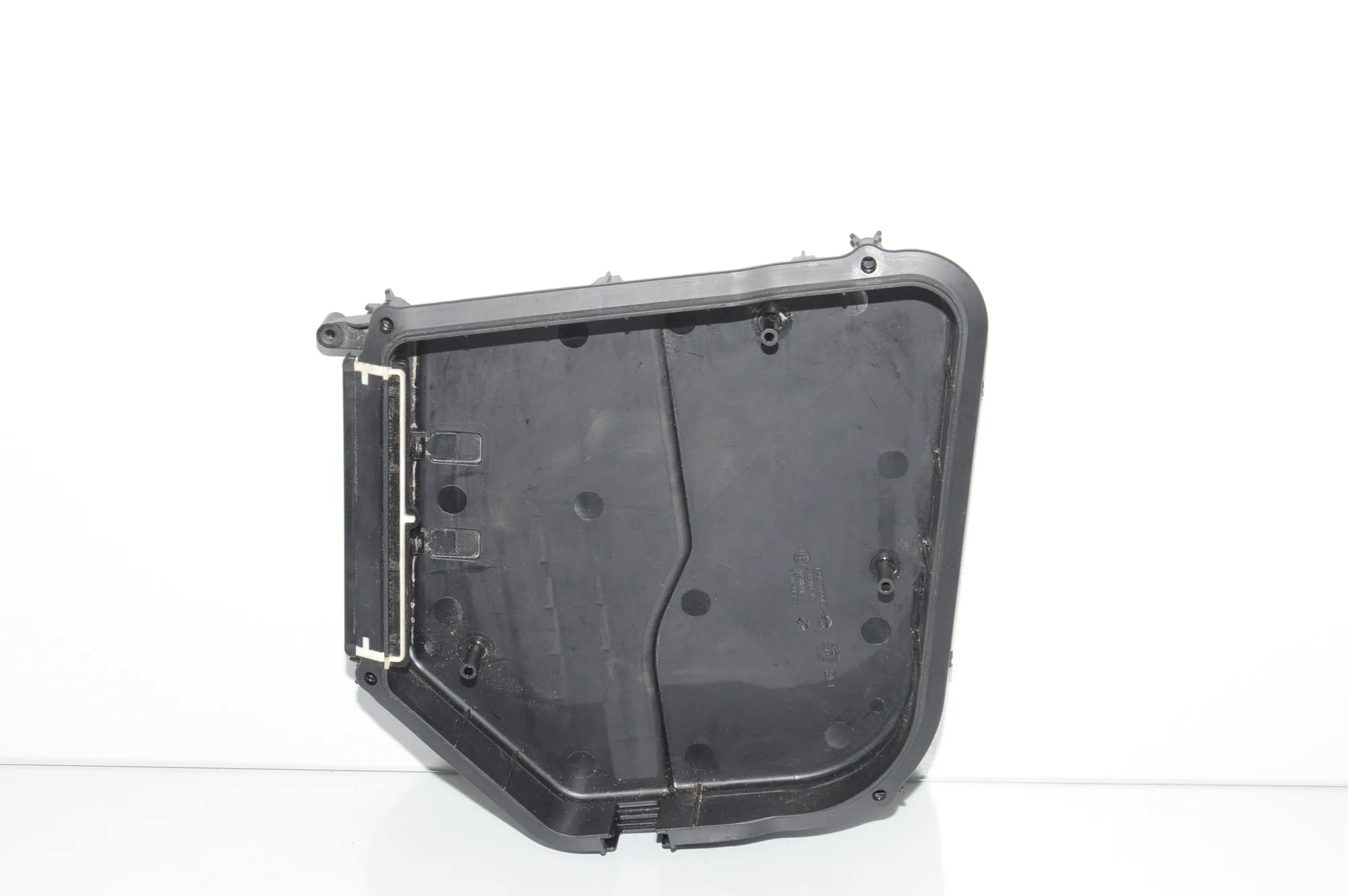 Fuse Box Cover – OEM 7555152 · BMW 5 Touring (F11) 530 d 2013 – 3