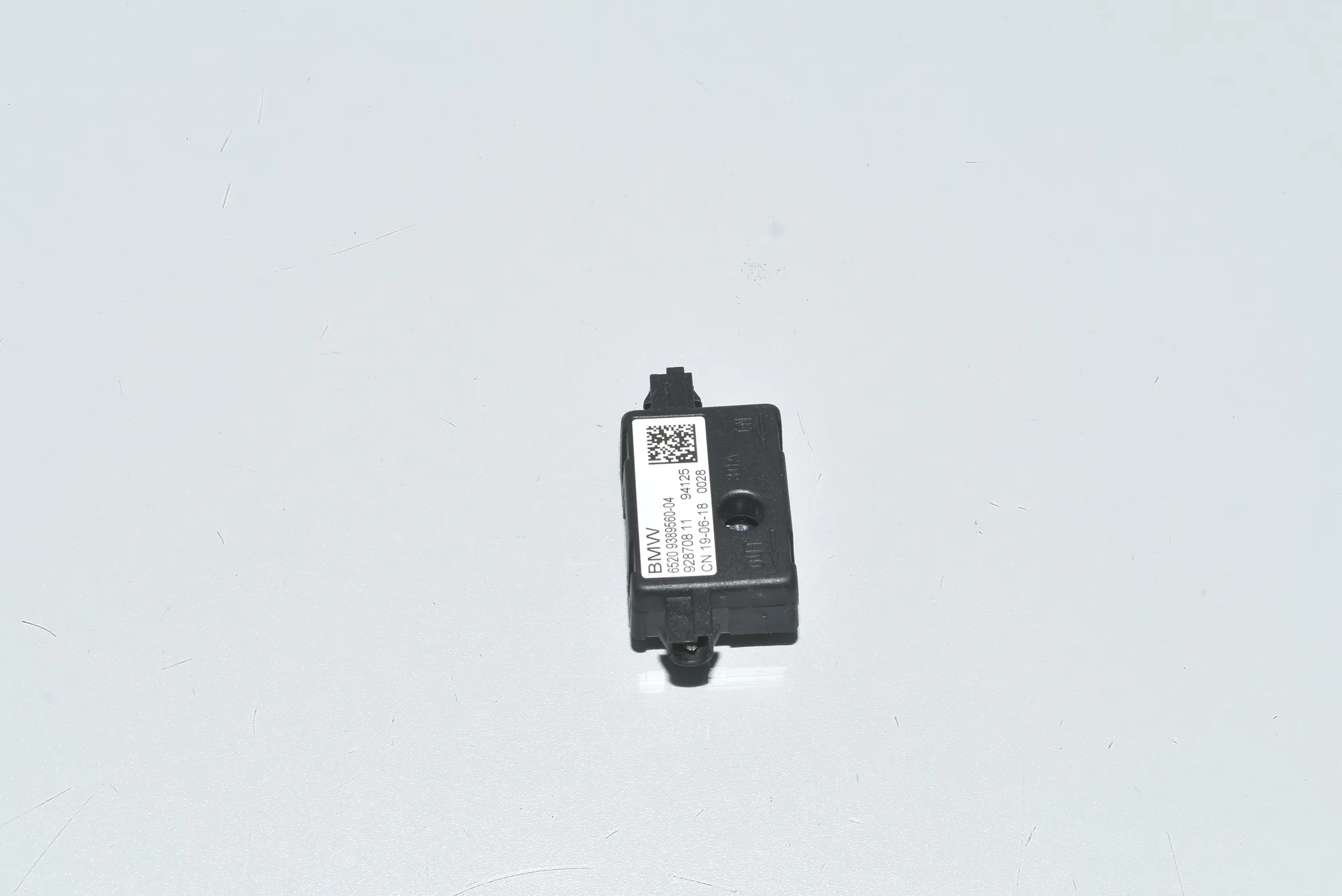 Antenna Amplifier – OEM 65209389560 · BMW X3 (G01, F97) (2017 - -) xDrive 30d 2018 – 2