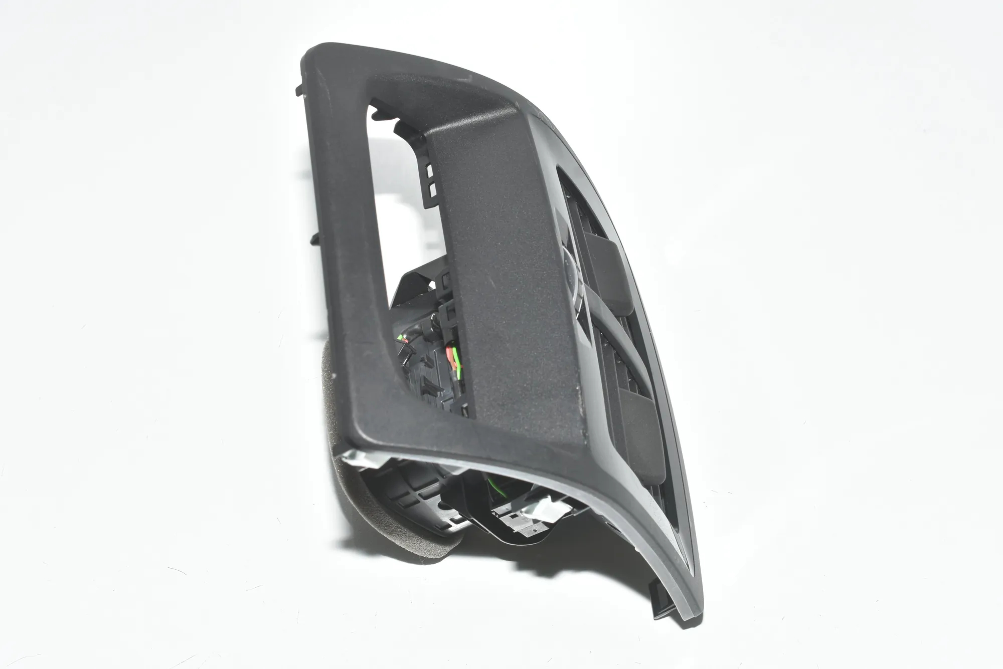 Center Console Air Vent – OEM 64229363822 · BMW X3 (G01, F97) (2017 - -) xDrive 30d 2018 – 2