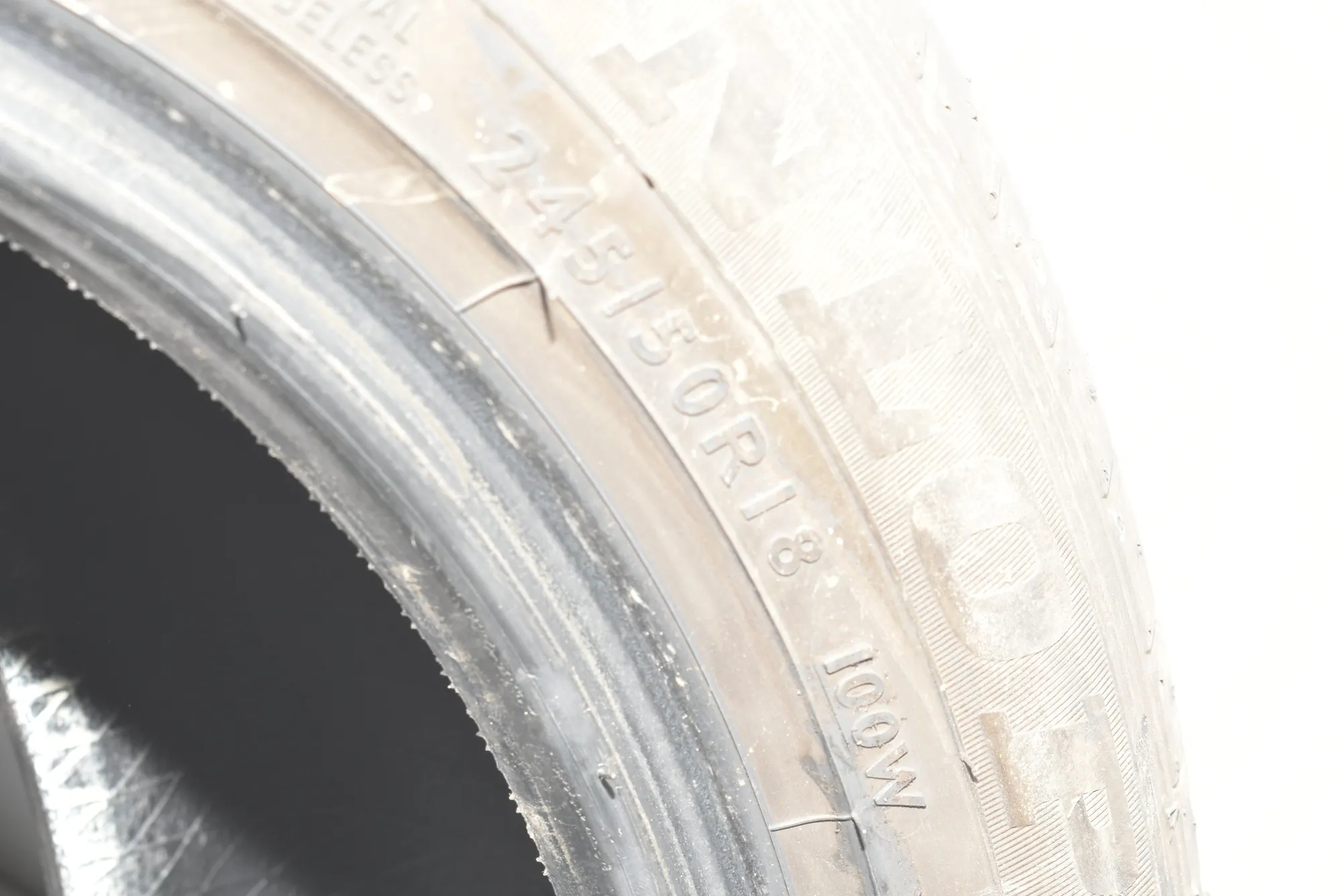 Tire · BMW 5 (F10) BMW 5 (F10) 520 d 2011 – 4