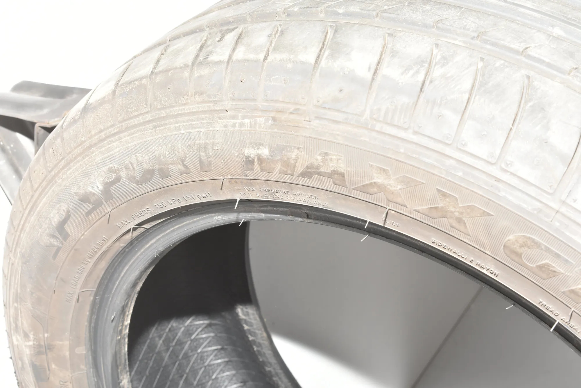 Tire · BMW 5 (F10) BMW 5 (F10) 520 d 2011 – 3
