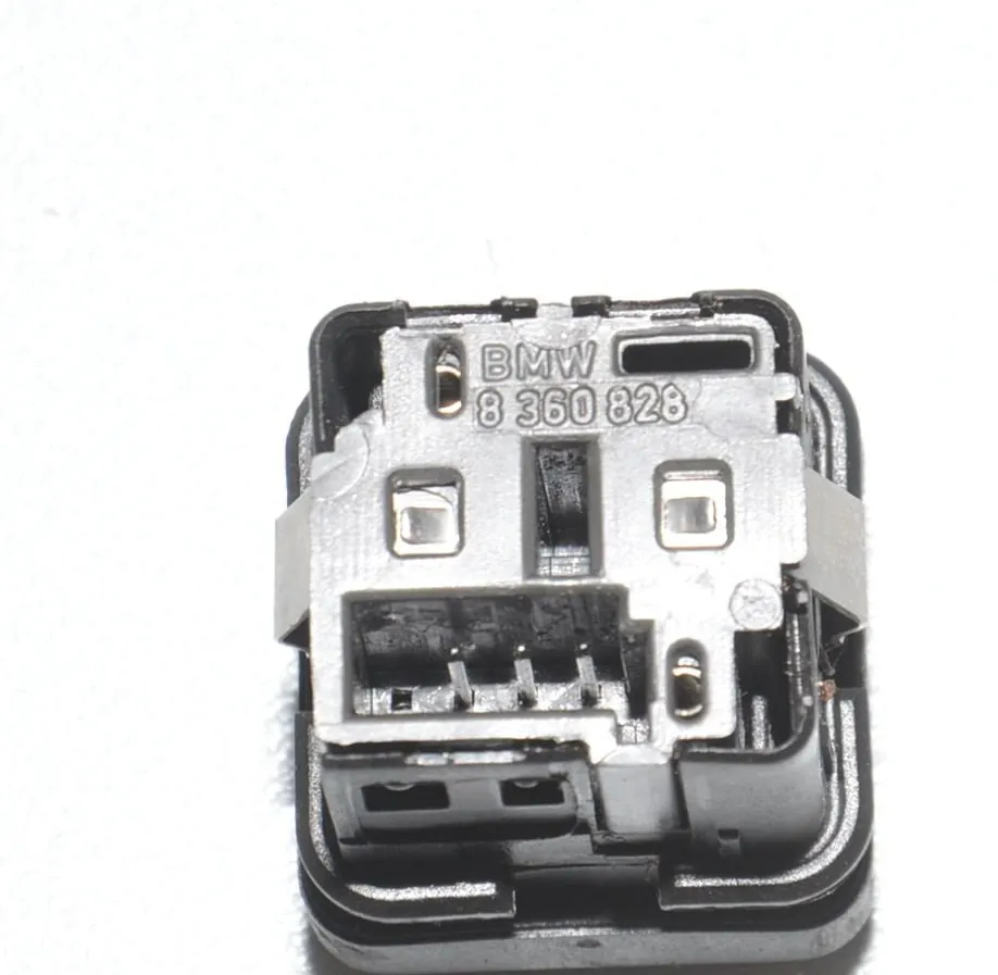 Central Locking Switch – OEM 8360828 · BMW 5 Touring (E39) 525 d 2003 – 5