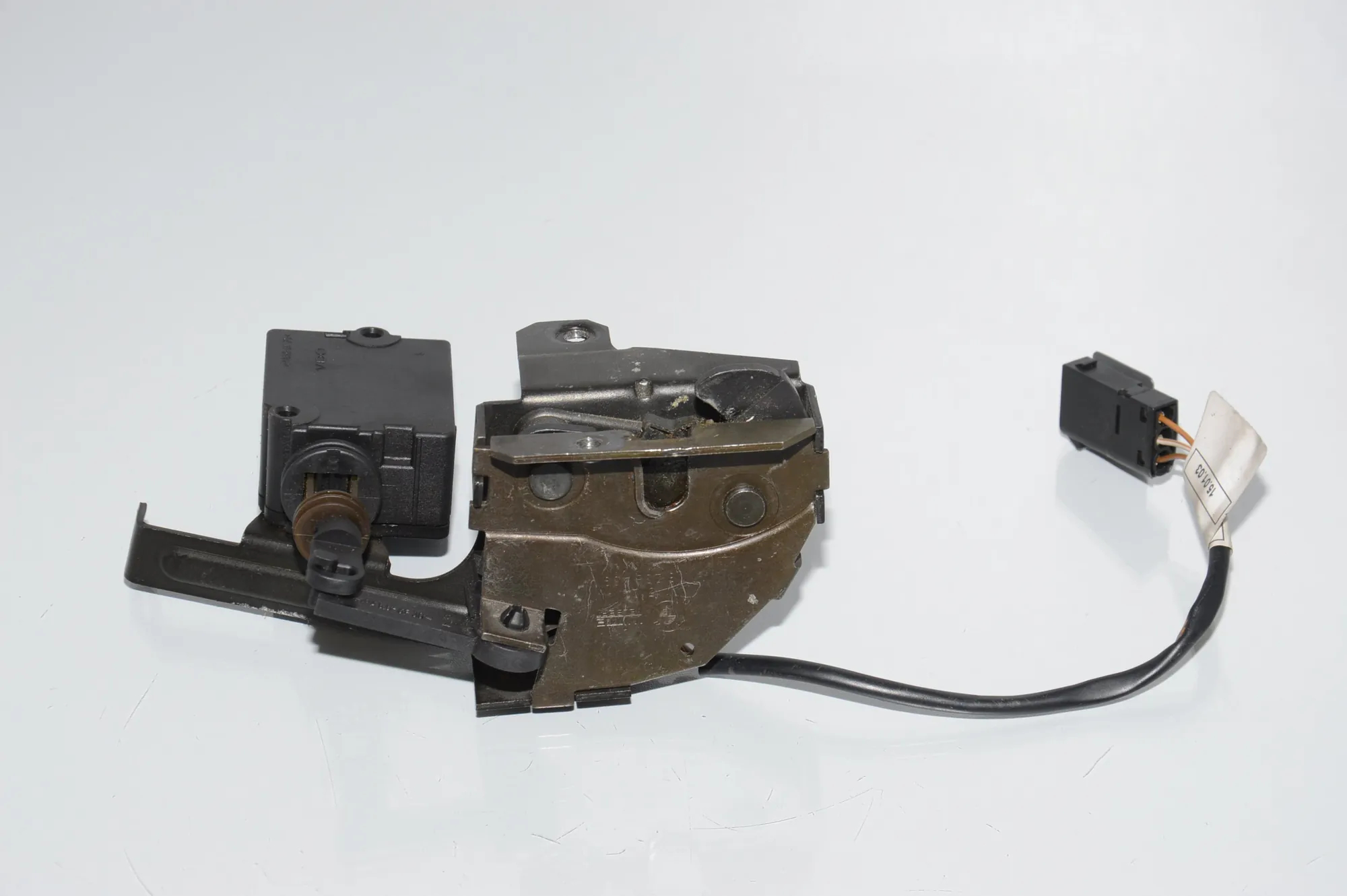 Tailgate Window Lock – OEM 8384069 · BMW 5 Touring (E39) 525 d 2003 – 2