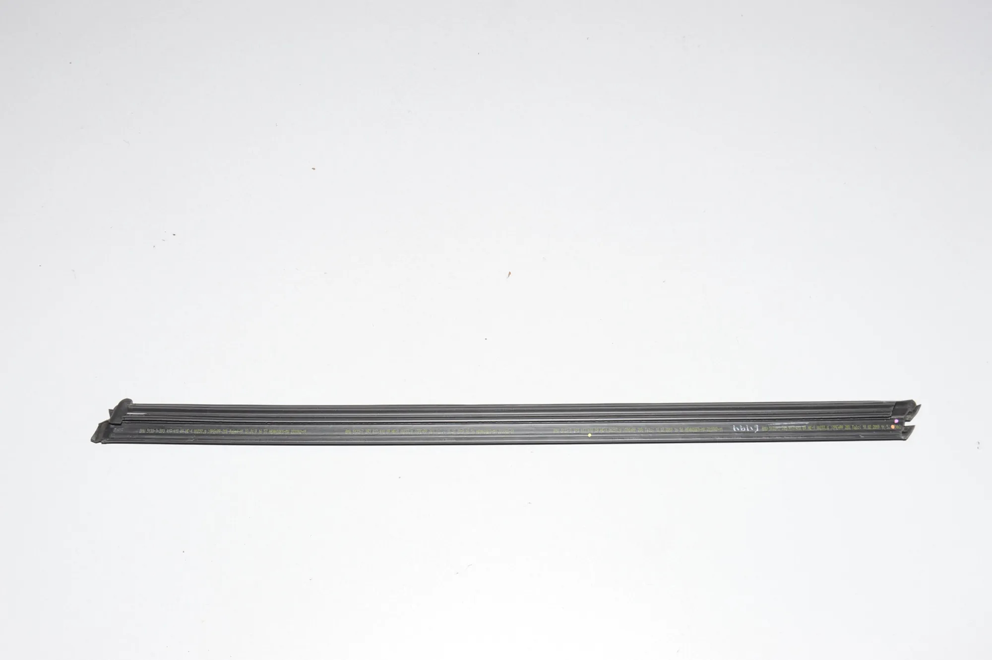 Front Left Door Window Strip – OEM 51337393417 · BMW X3 (G01, F97) (2017 - -) xDrive 30d 2018