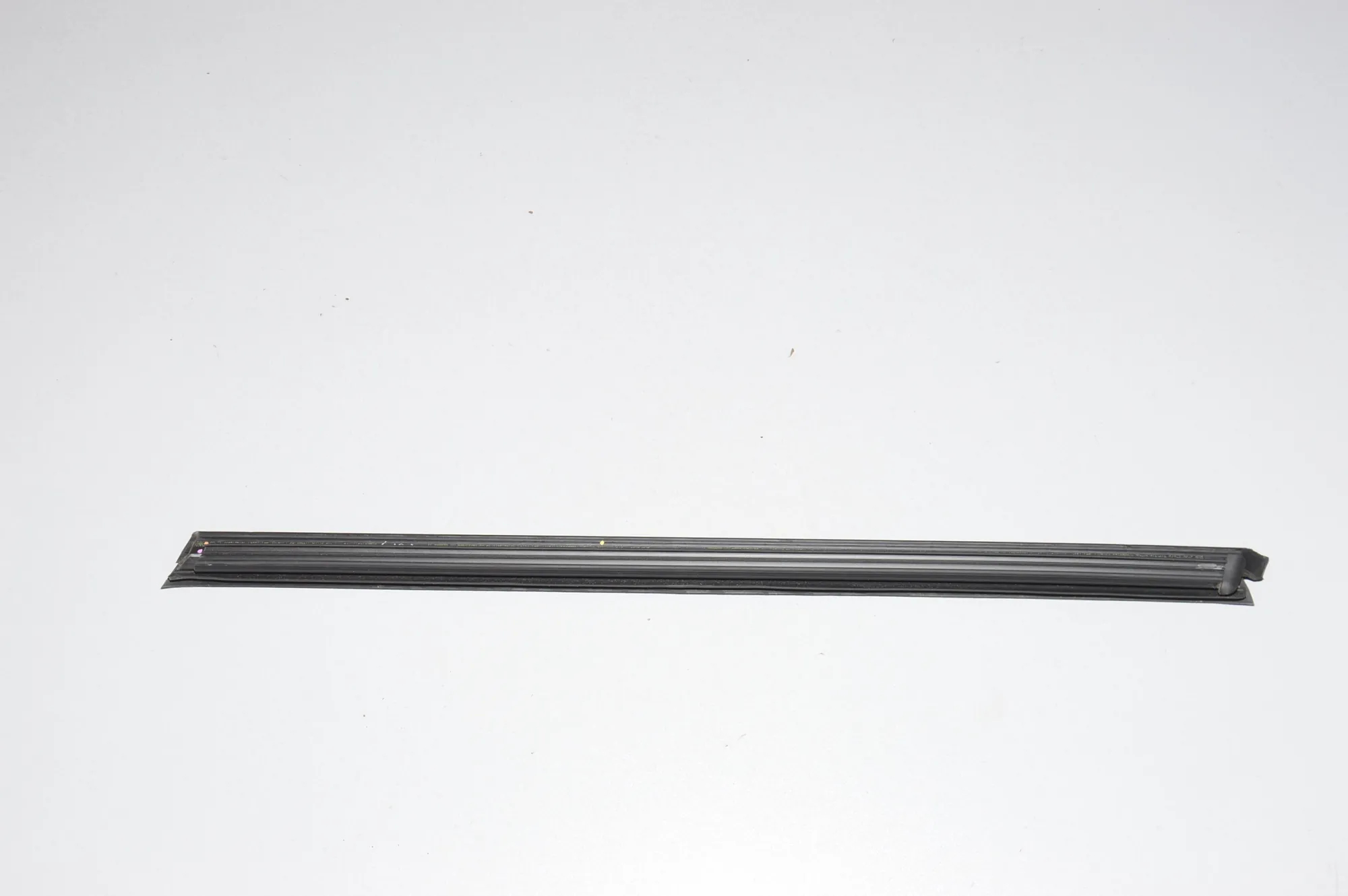 Front Left Door Window Strip – OEM 51337393417 · BMW X3 (G01, F97) (2017 - -) xDrive 30d 2018 – 2